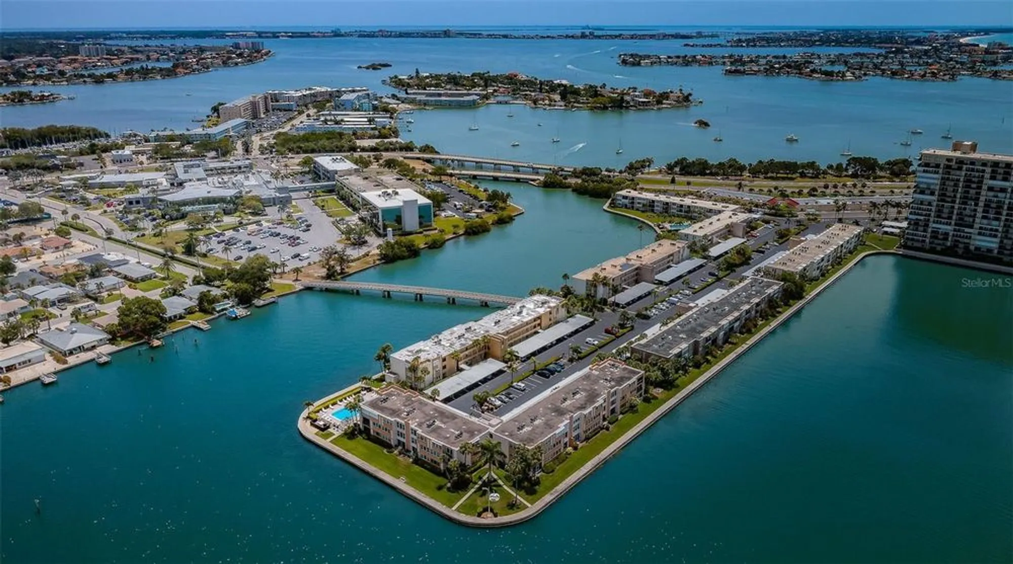 Property Slideshow image 43 of 90 | 7420 bay island dr 171, South Pasadena, FL, 33707