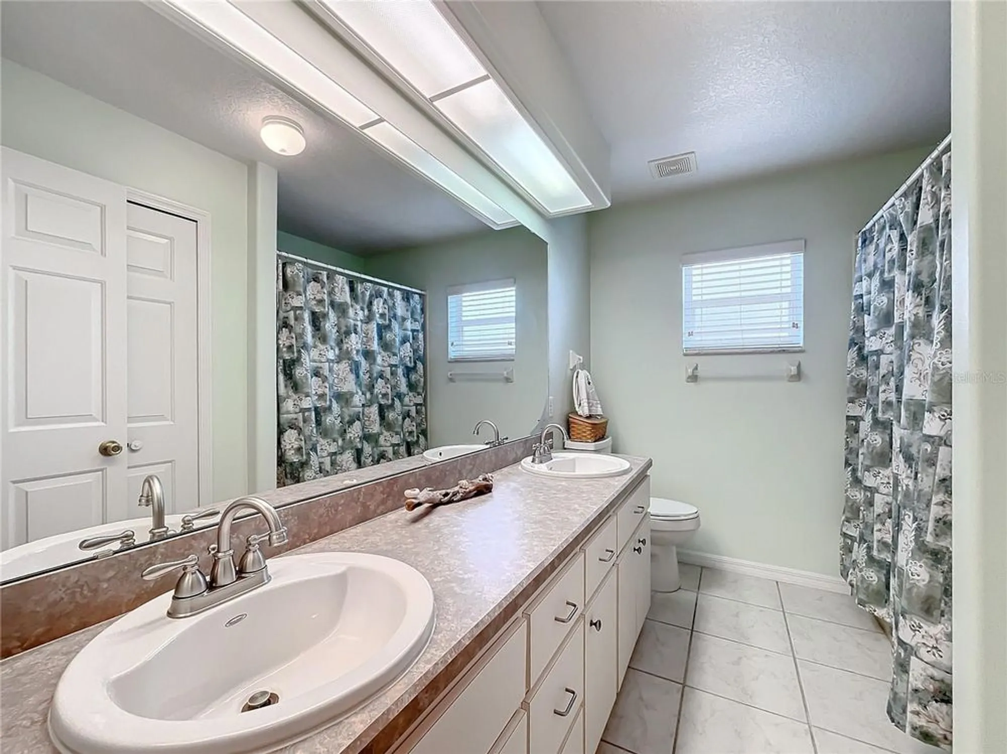 Property Slideshow image 42 of 60 | 5430 sir churchill dr, Leesburg, FL, 34748
