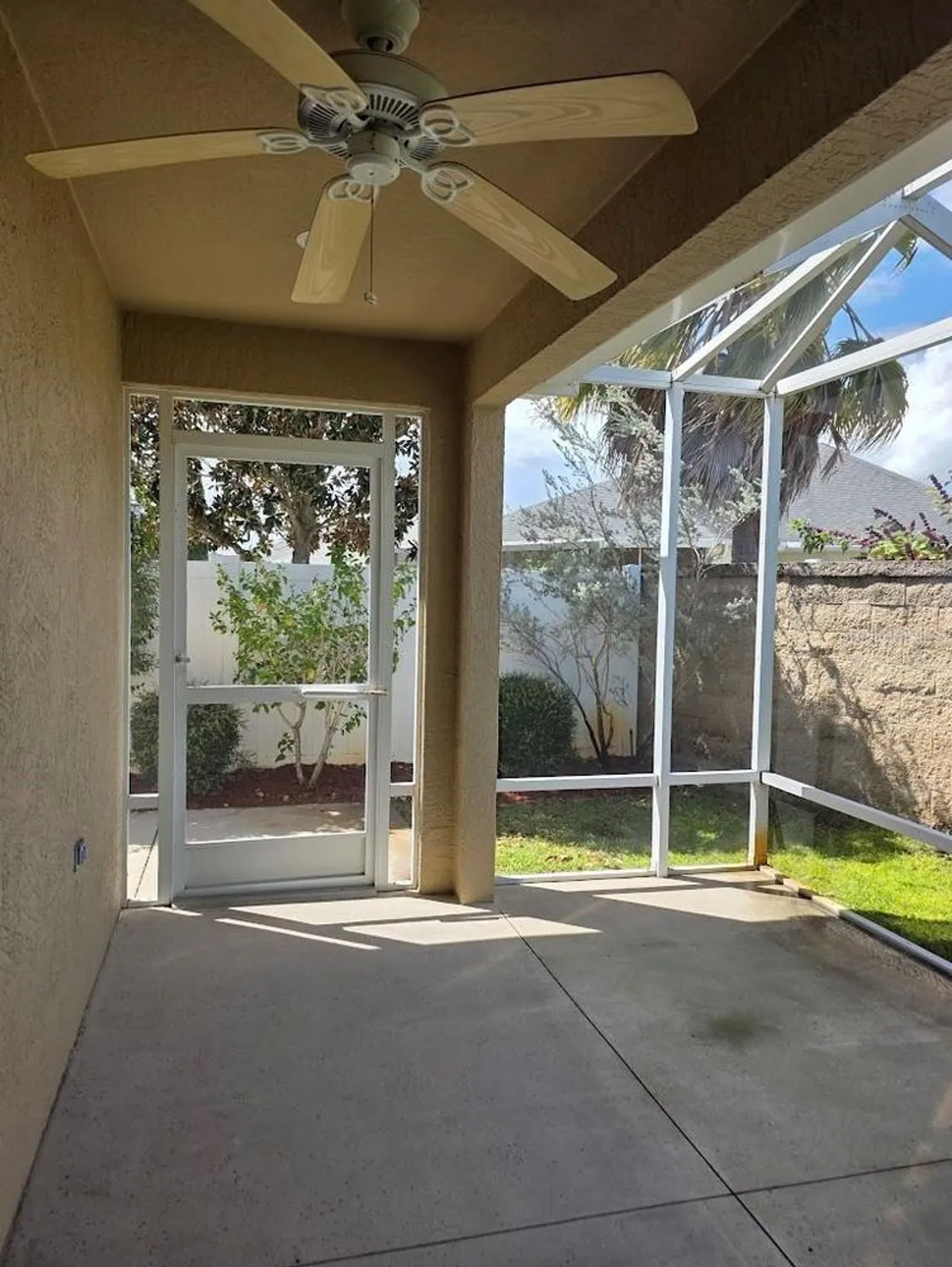 Property Slideshow image 17 of 24 | 2149 sandalwood pl, The Villages, FL, 32163