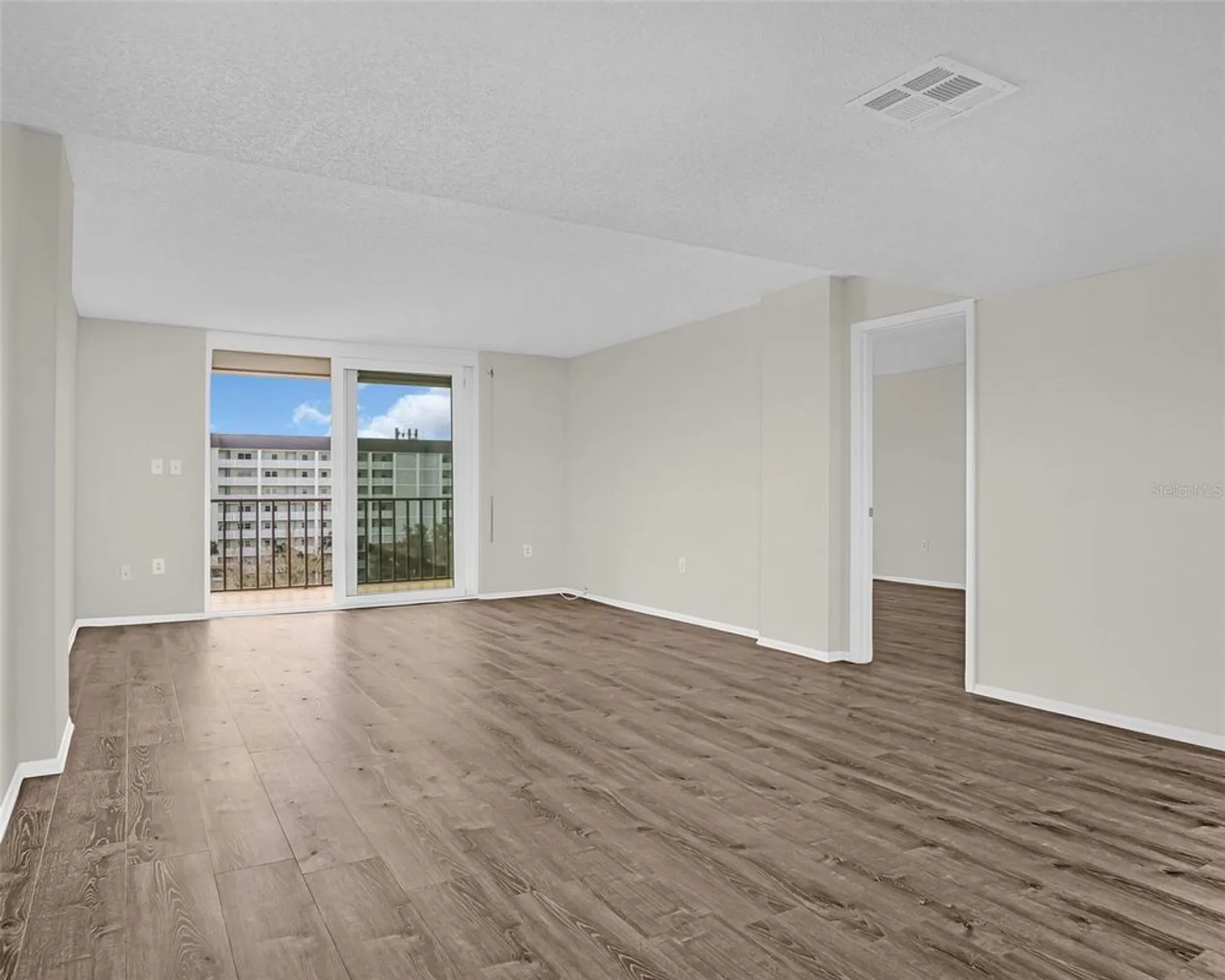 Property Slideshow image 6 of 31 | 9 haig pl 612, Dunedin, FL, 34698