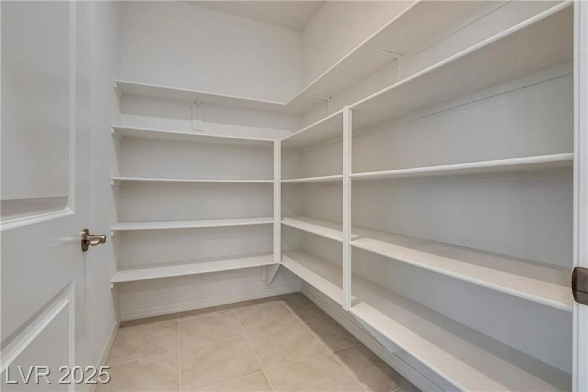 Property Slideshow image 12 of 35 | 48 stone bluff ln, Henderson, NV, 89011