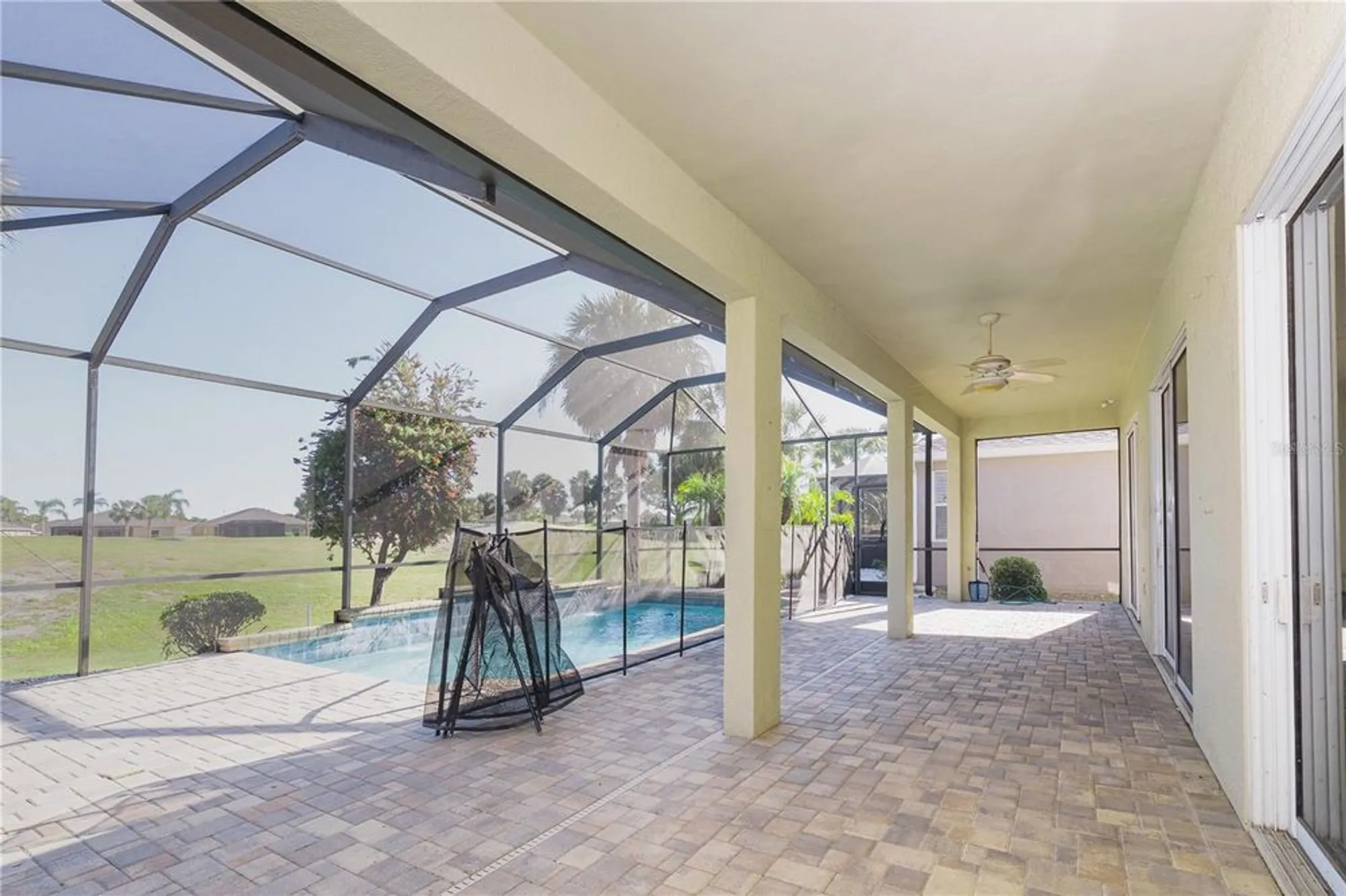 Property Slideshow image 11 of 48 | 1038 emerald dunes dr, Sun City Center, FL, 33573
