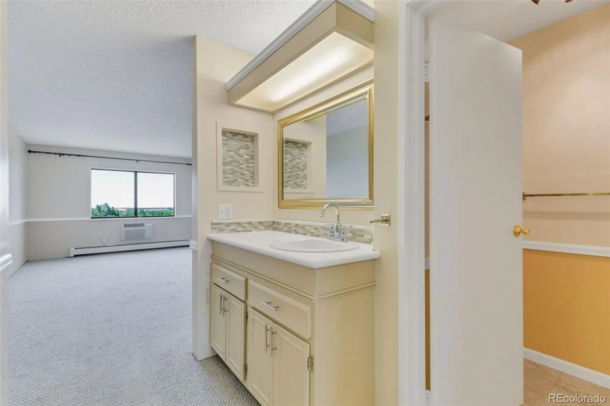 Property Slideshow image 29 of 50 | 14390 e marina dr apt 606, Aurora, CO, 80014