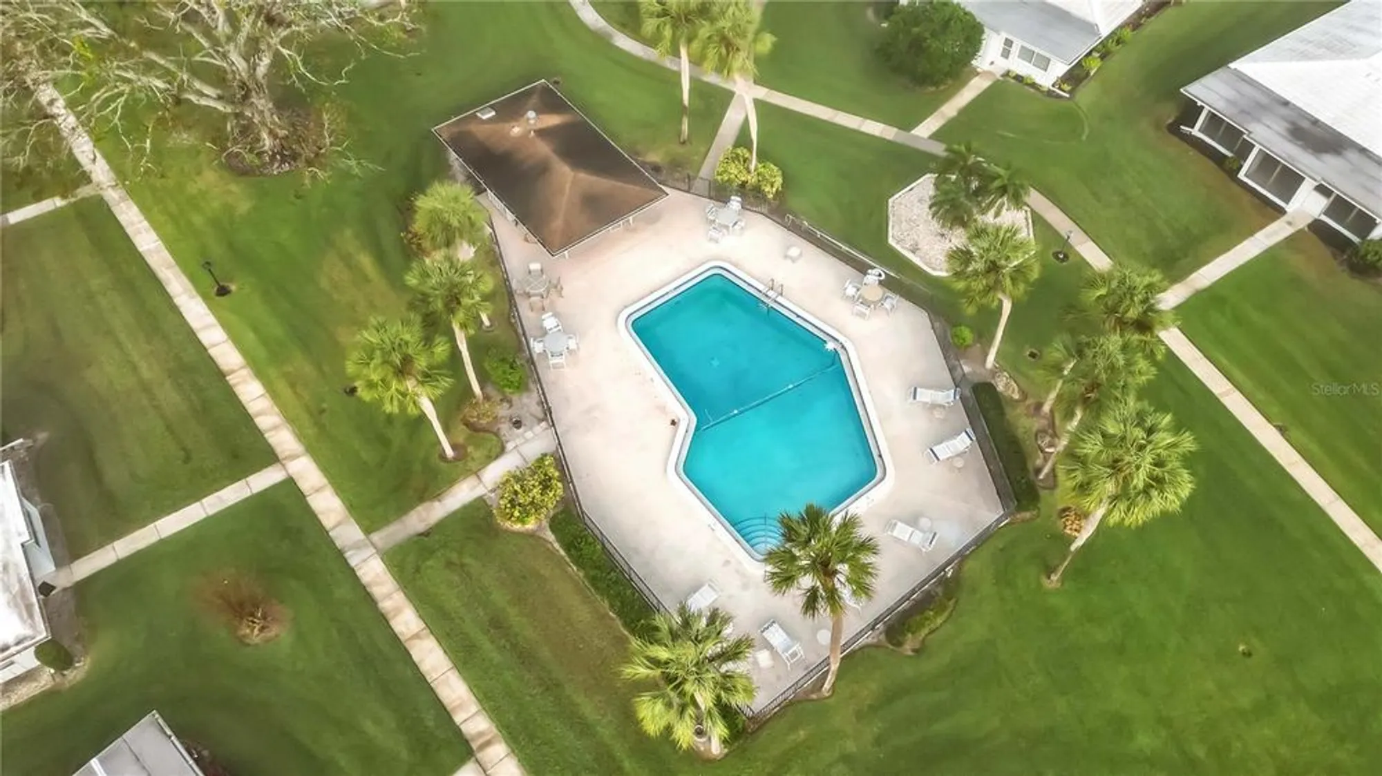 Property Slideshow image 2 of 66 | 3220 southfield ln 810, Sarasota, FL, 34239