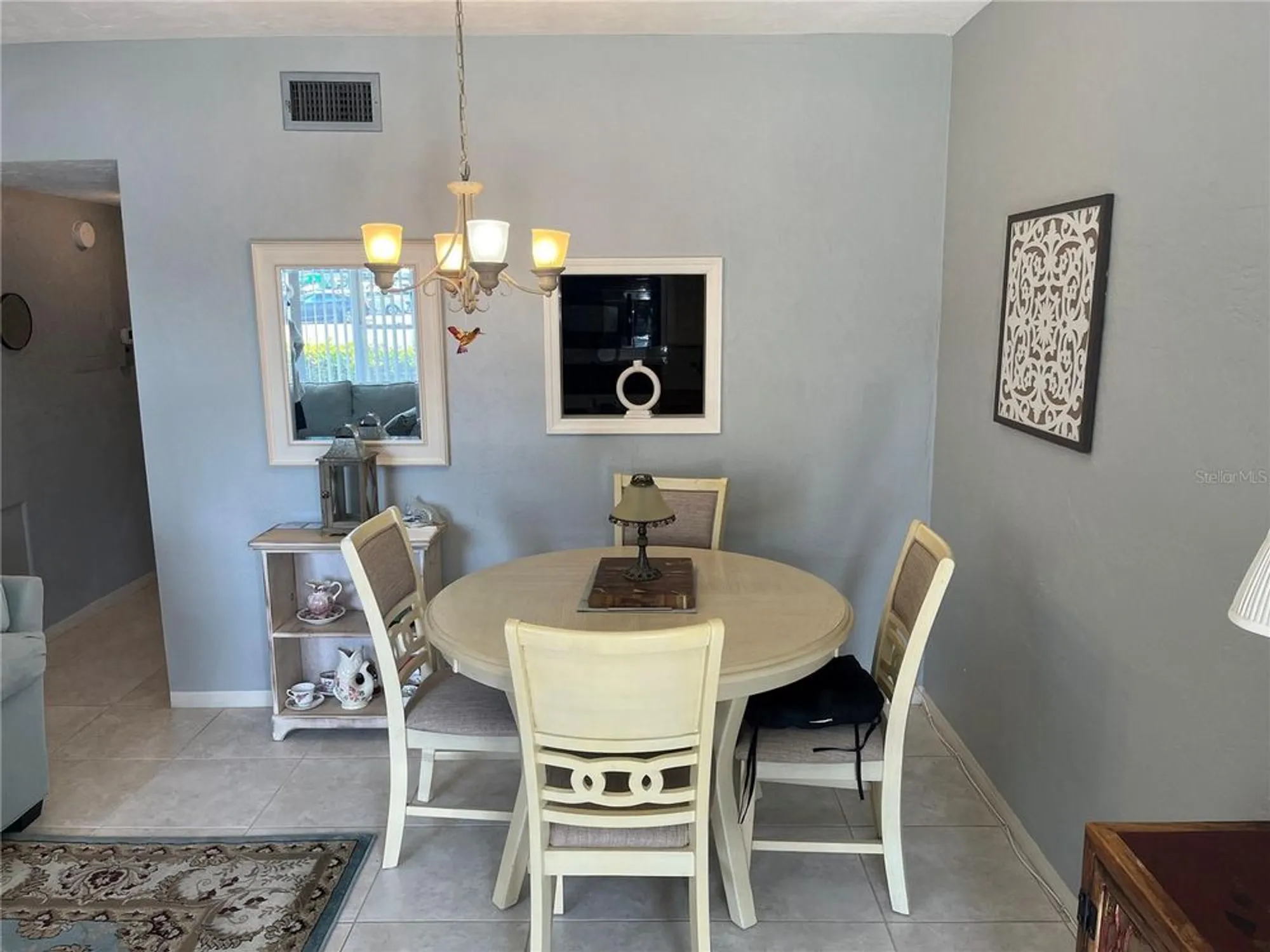 Property Slideshow image 6 of 41 | 2462 brazilia dr 22, Clearwater, FL, 33763