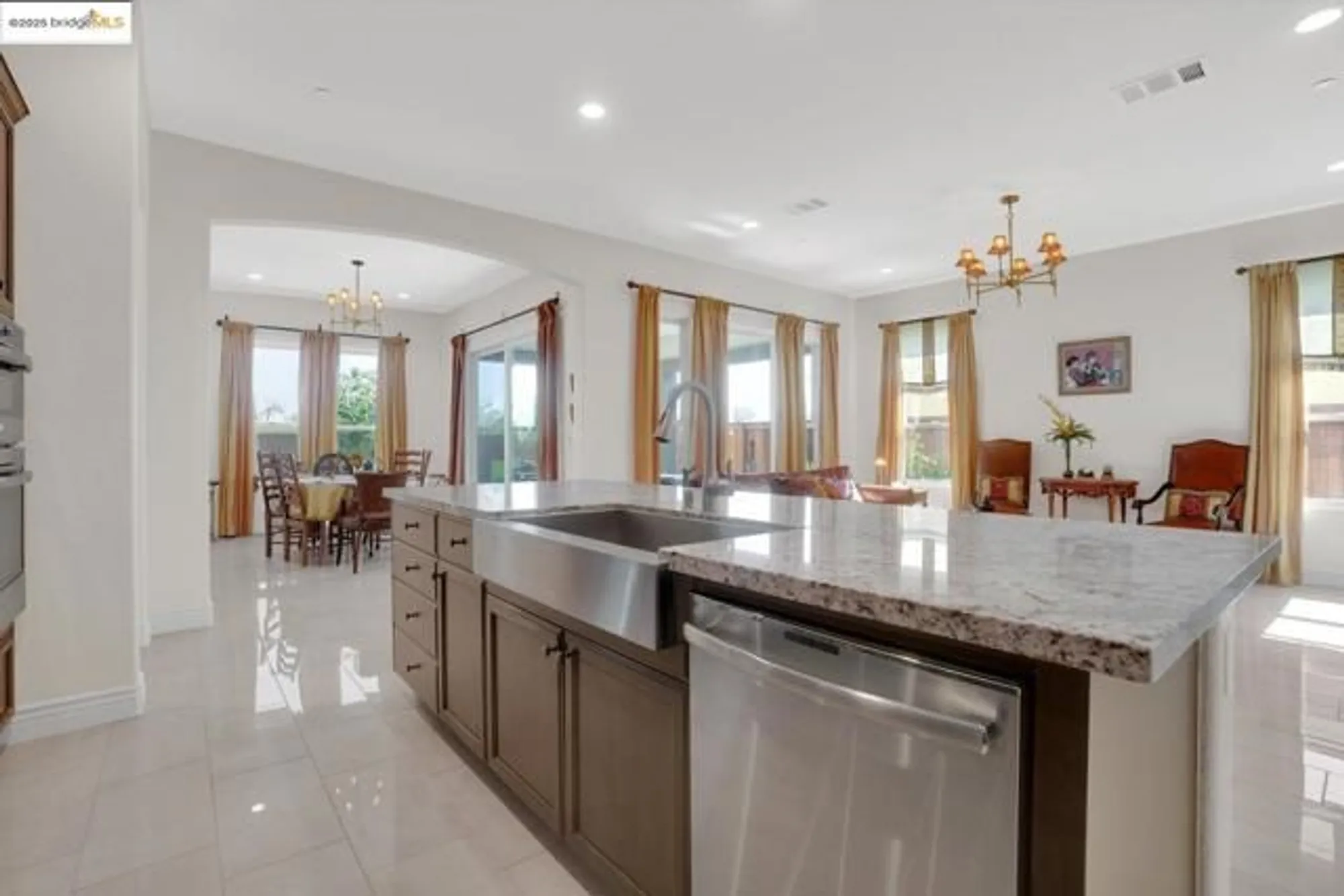 Property Slideshow image 16 of 57 | 1577 chianti ln, Brentwood, CA, 94513