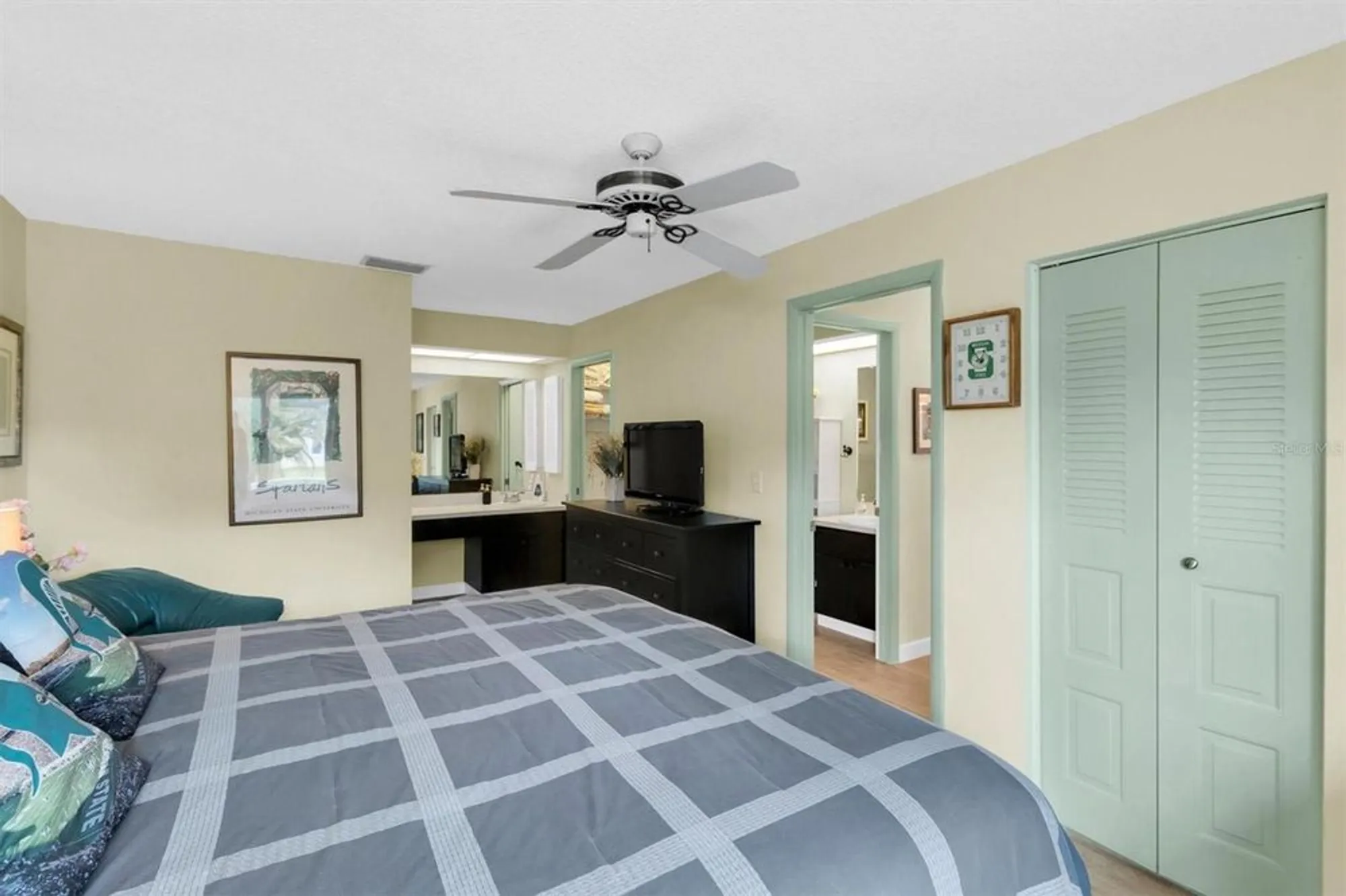 Property Slideshow image 13 of 40 | 2828 sherbrooke ln c, Palm Harbor, FL, 34684