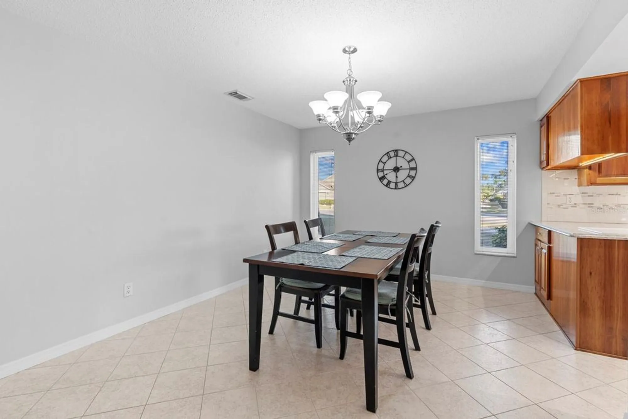 Property Slideshow image 24 of 43 | 302 stroll ln, Sun City Center, FL, 33573
