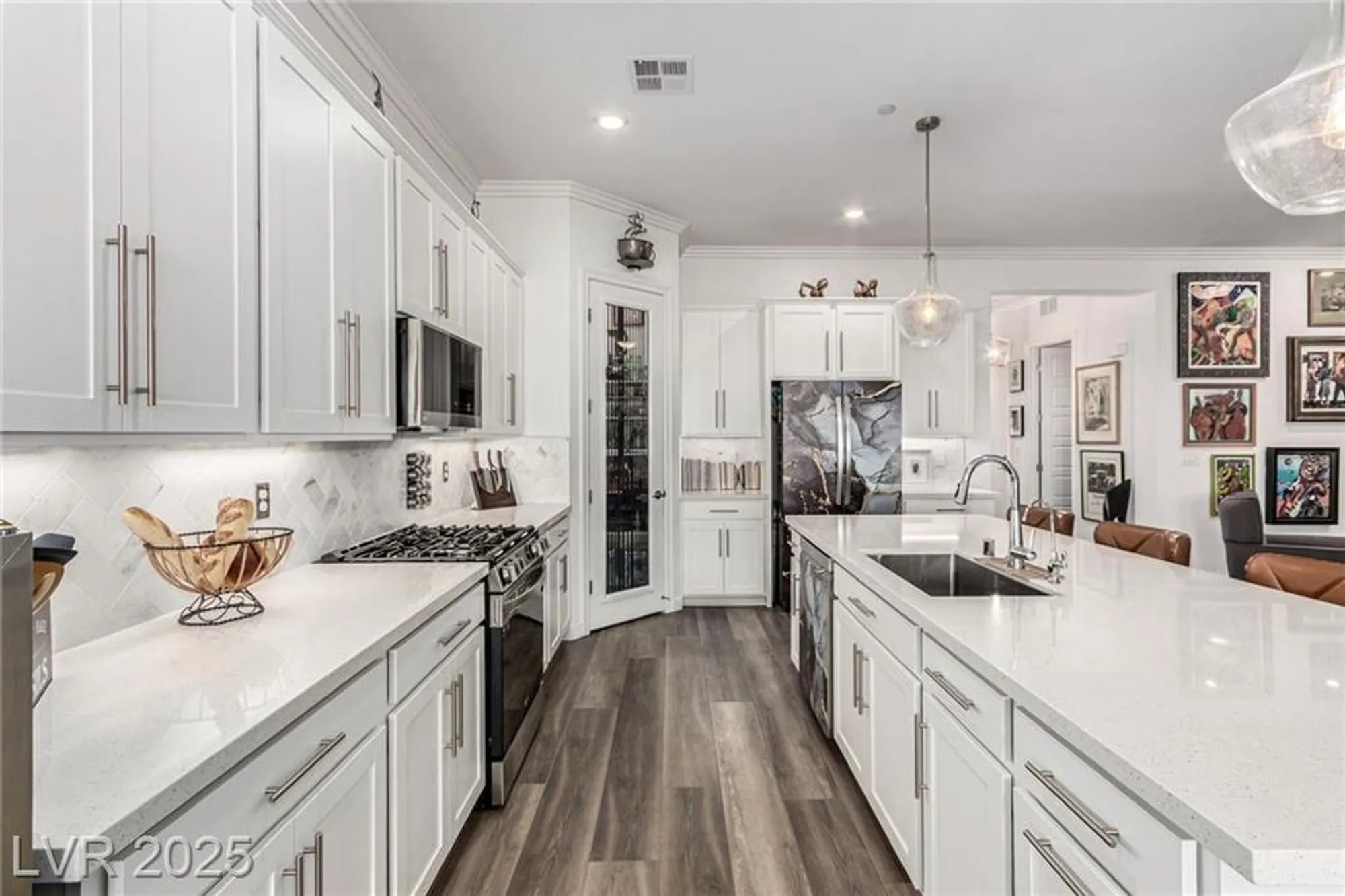 Property Slideshow image 14 of 43 | 685 sunray park st, Henderson, NV, 89011