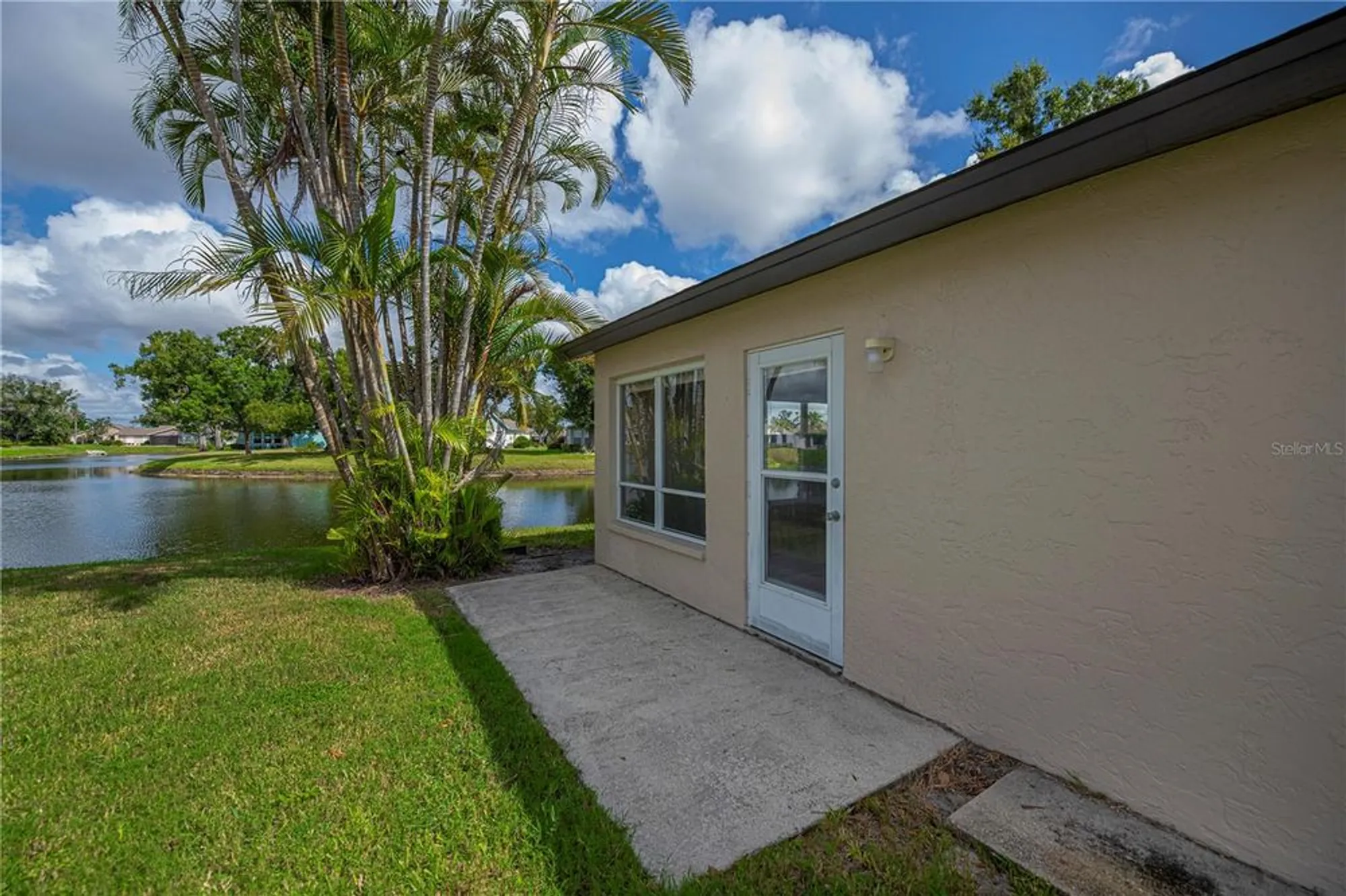 Property Slideshow image 33 of 58 | 425 cypress forest dr, Englewood, FL, 34223