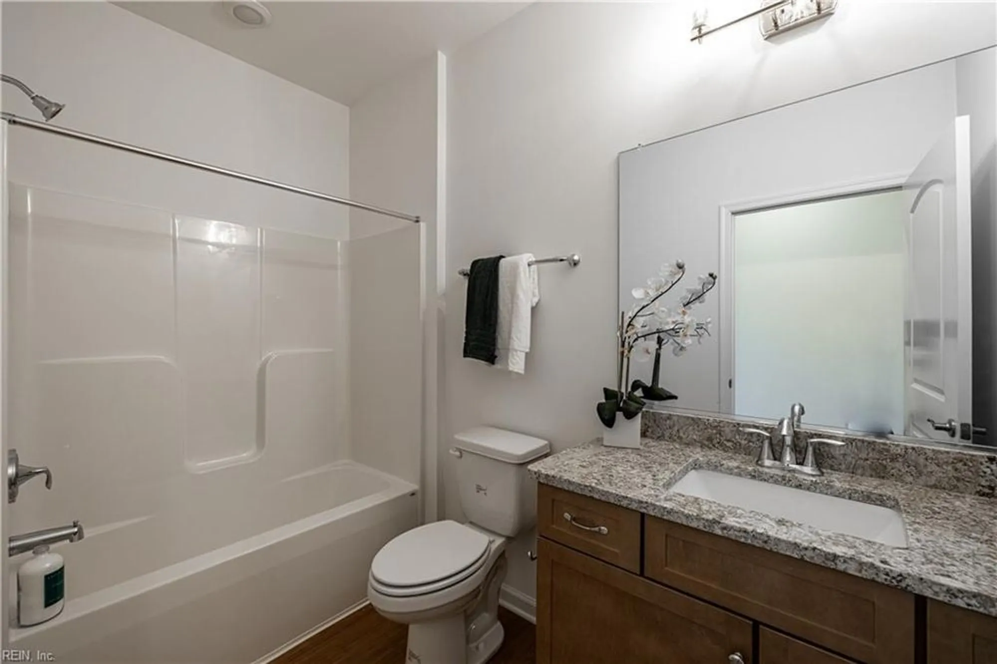 Property Slideshow image 4 of 33 | 202 oxford ave # 46-1, Smithfield, VA, 23430