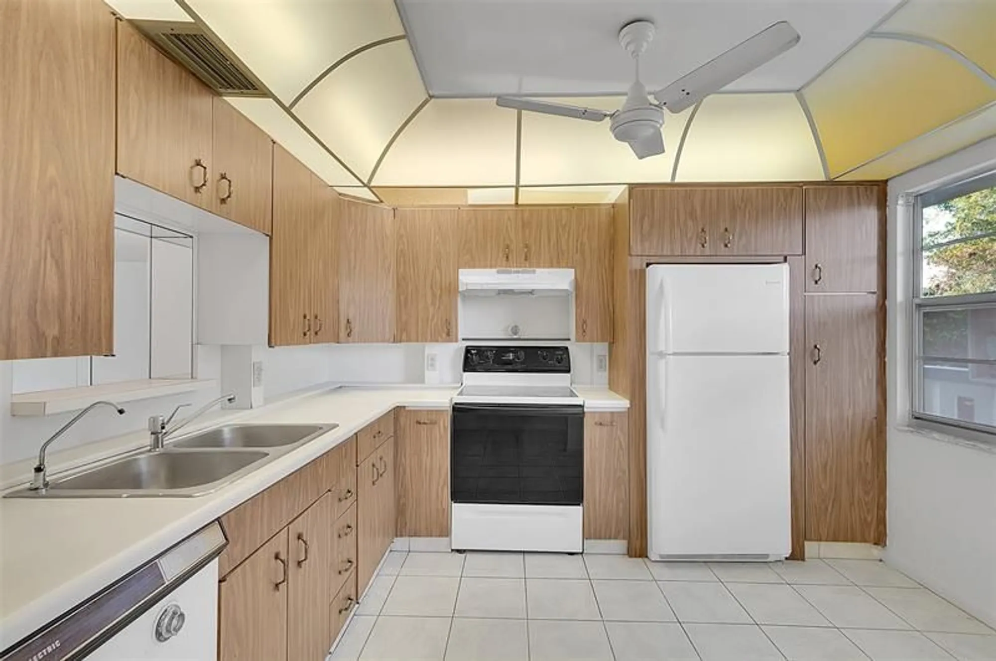 Property Slideshow image 7 of 32 | 2504 antigua ter h2, Coconut Creek, FL, 33066