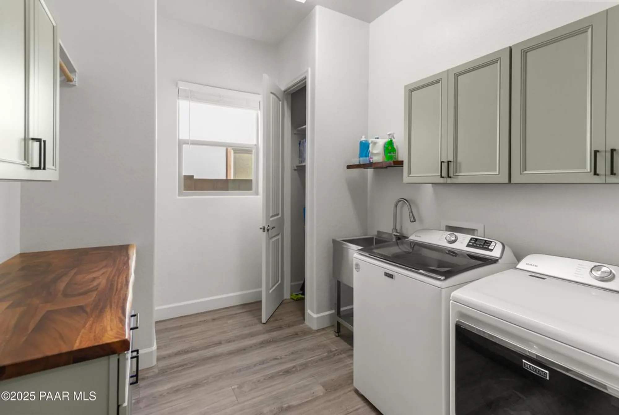 Property Slideshow image 15 of 27 | 7883 e hideaway falls ct # 20-a, Prescott Valley, AZ, 86315