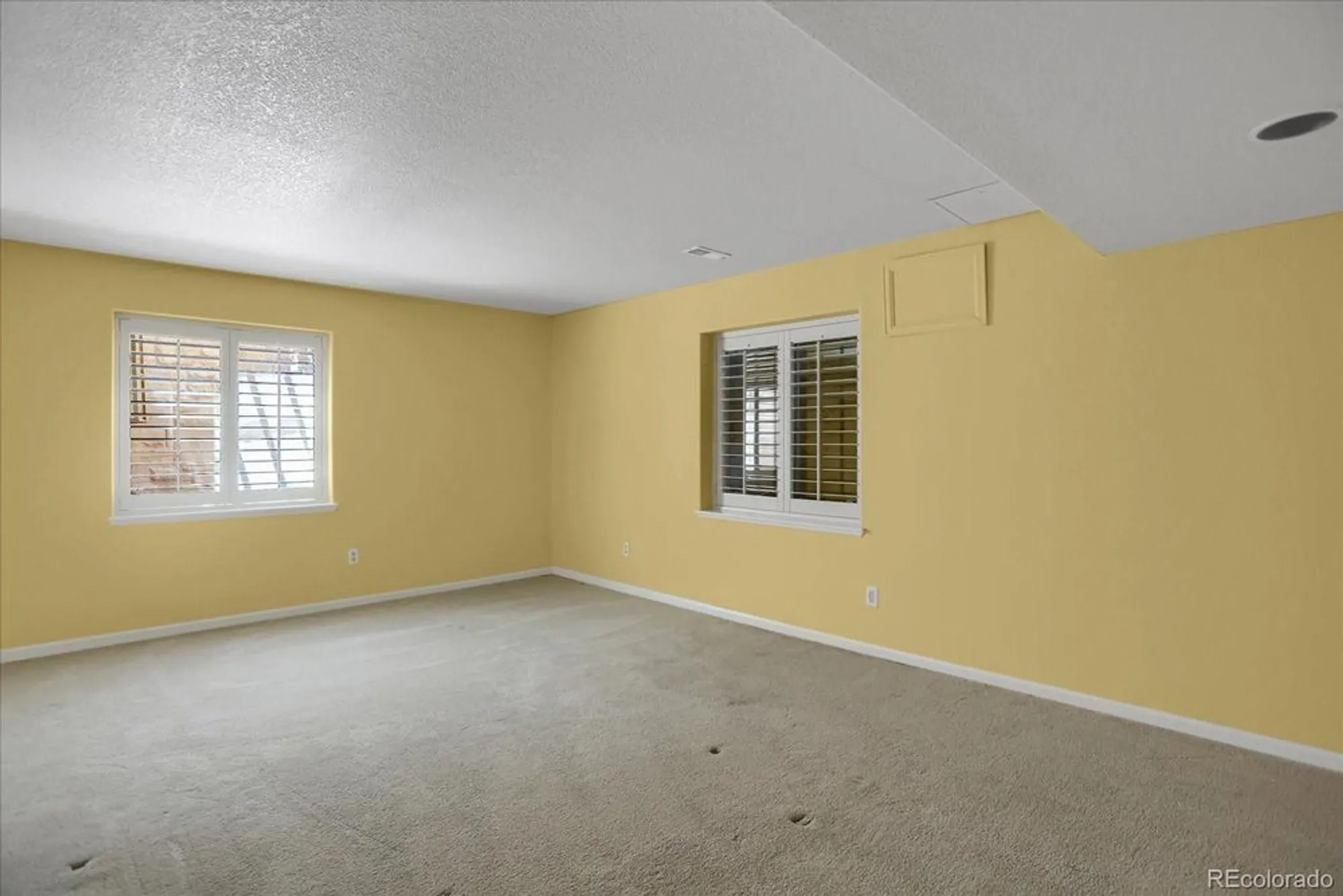 Property Slideshow image 28 of 36 | 8951 greenwich st, Highlands Ranch, CO, 80130