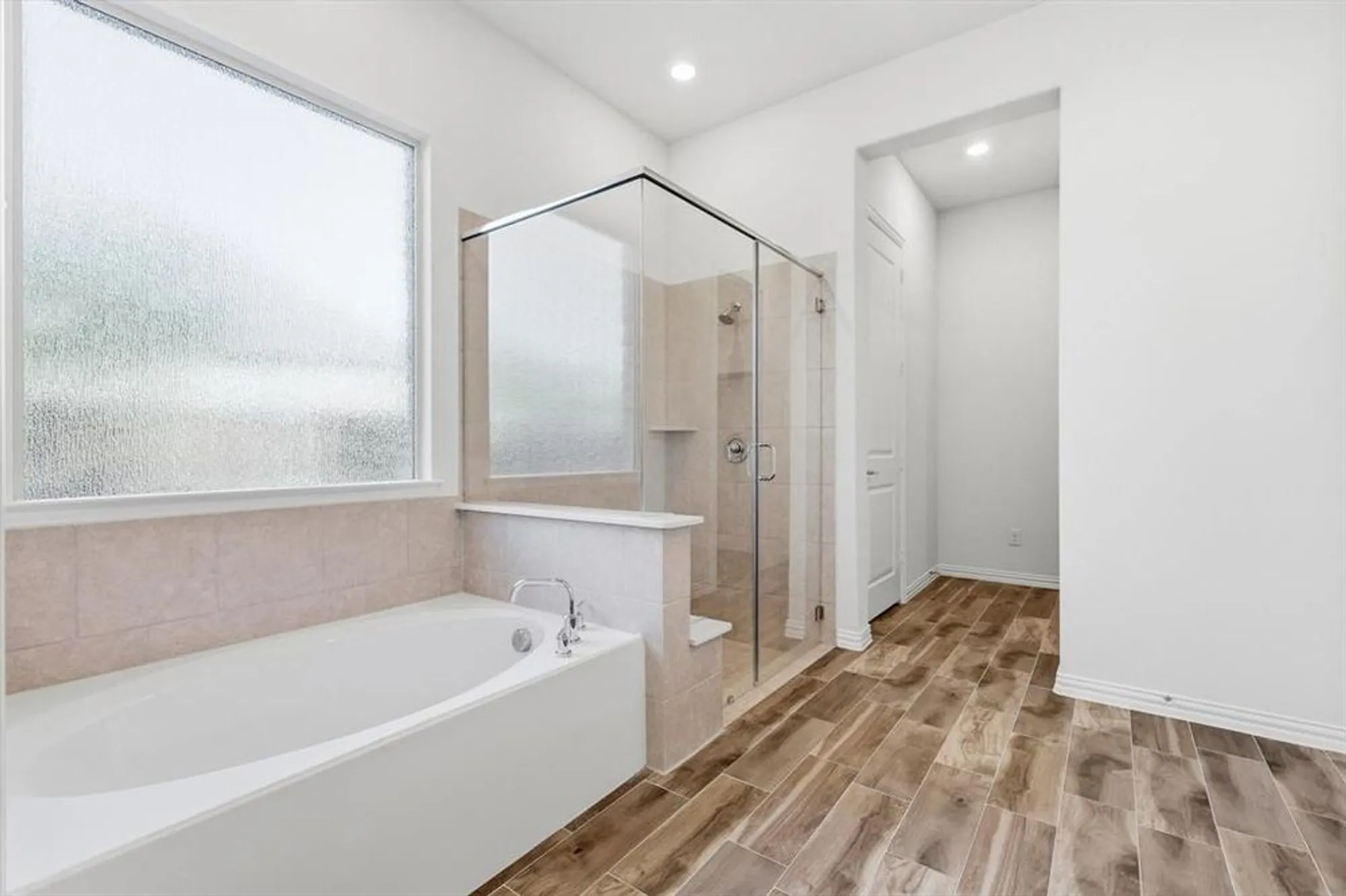 Property Slideshow image 24 of 40 | 4826 forest crest pkwy, Arlington, TX, 76005