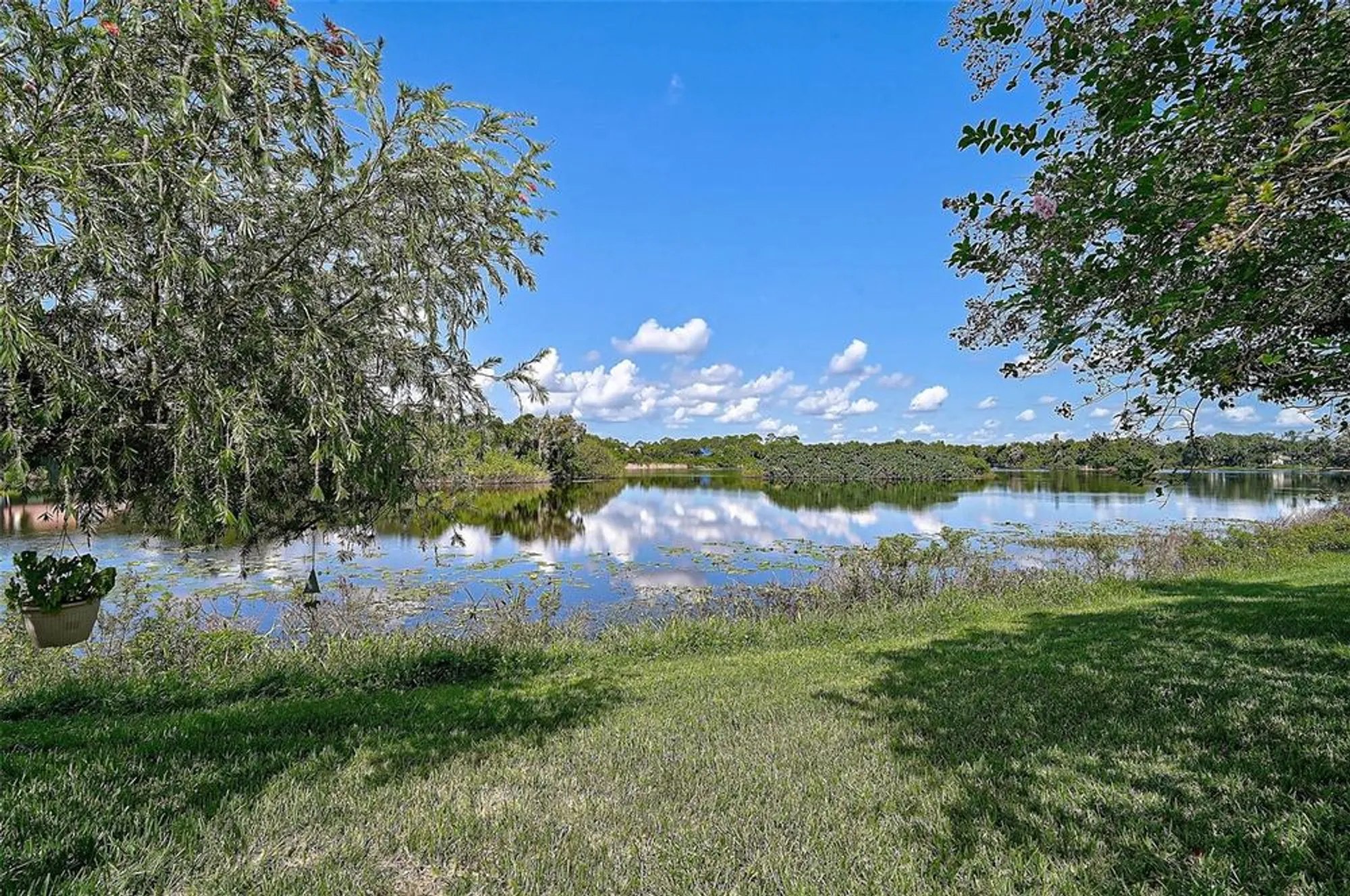 Property Slideshow image 35 of 50 | 7363 oak moss dr # 33, Sarasota, FL, 34241
