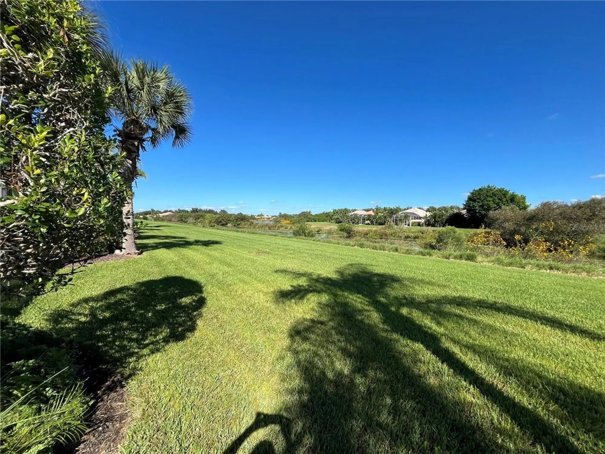 Property Slideshow image 8 of 54 | 1707 burgos dr, Sarasota, FL, 34238