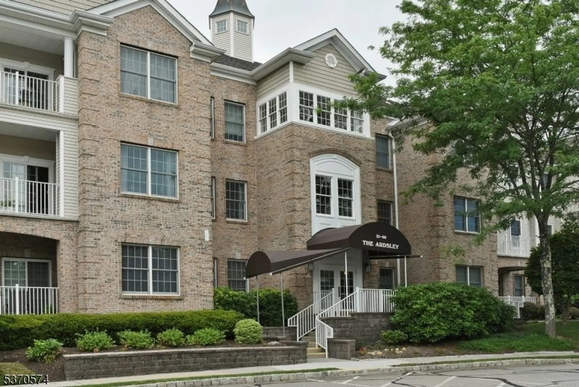 Property Slideshow image 18 of 28 | 38 ridgeview ln, Mount Arlington, NJ, 07856