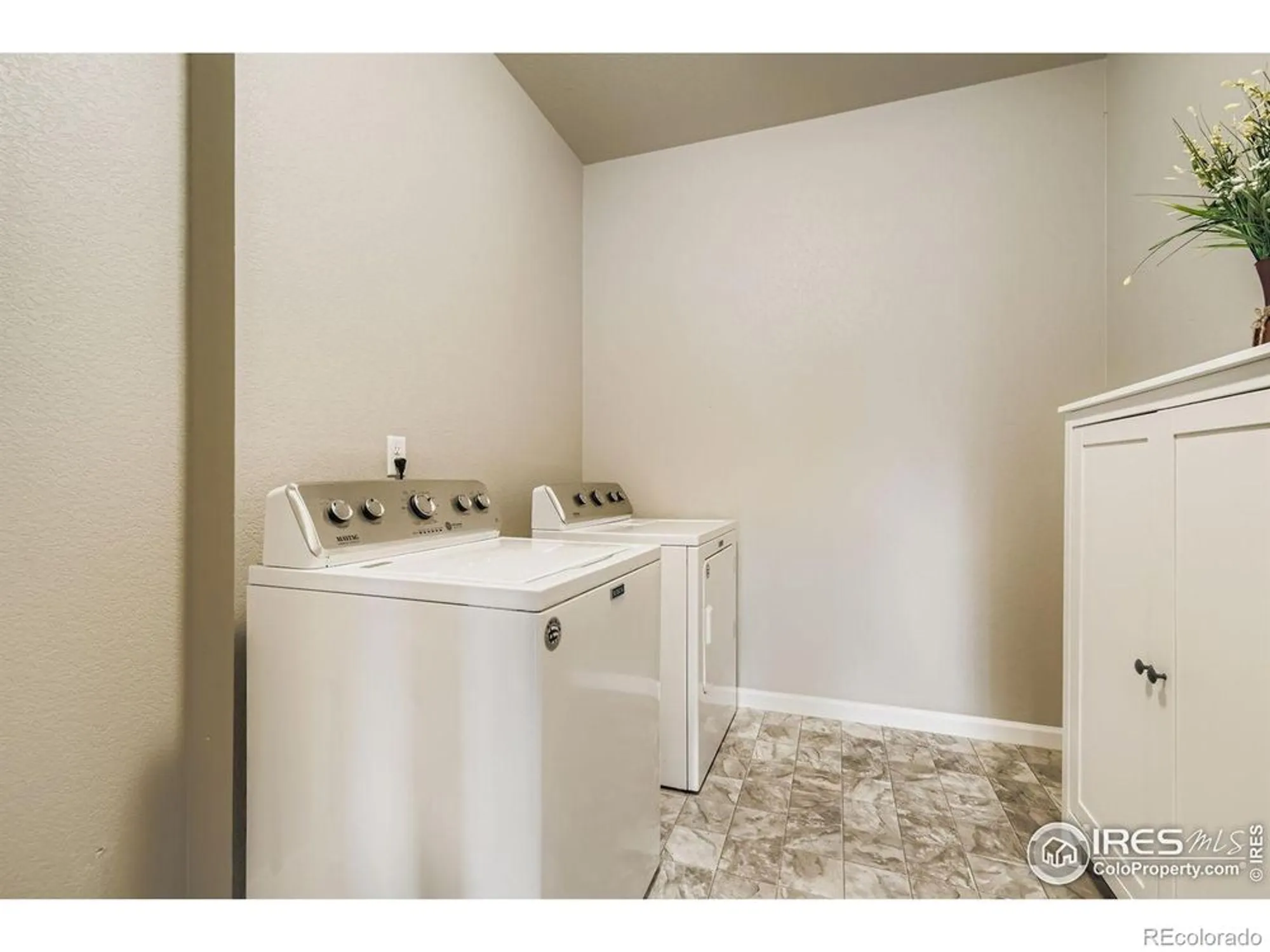 Property Slideshow image 17 of 19 | 12424 madison way, Thornton, CO, 80241