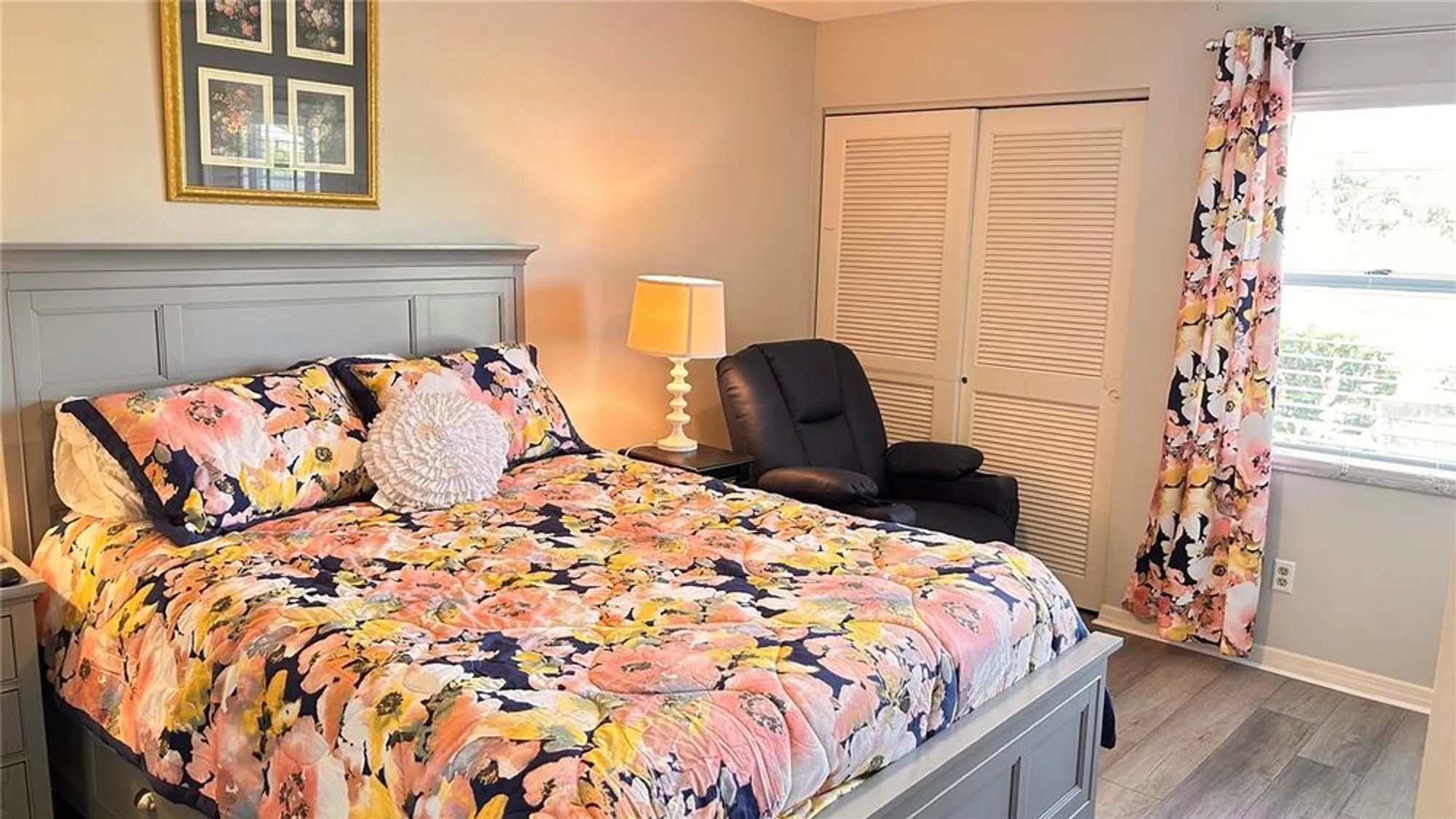 Property Slideshow image 8 of 31 | 433 cerromar ln 331, Venice, FL, 34293