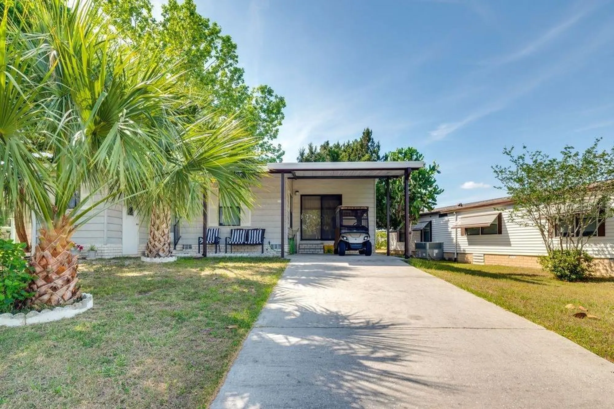 Property Slideshow image 2 of 28 | 1224 dustin dr, Lady Lake, FL, 32159