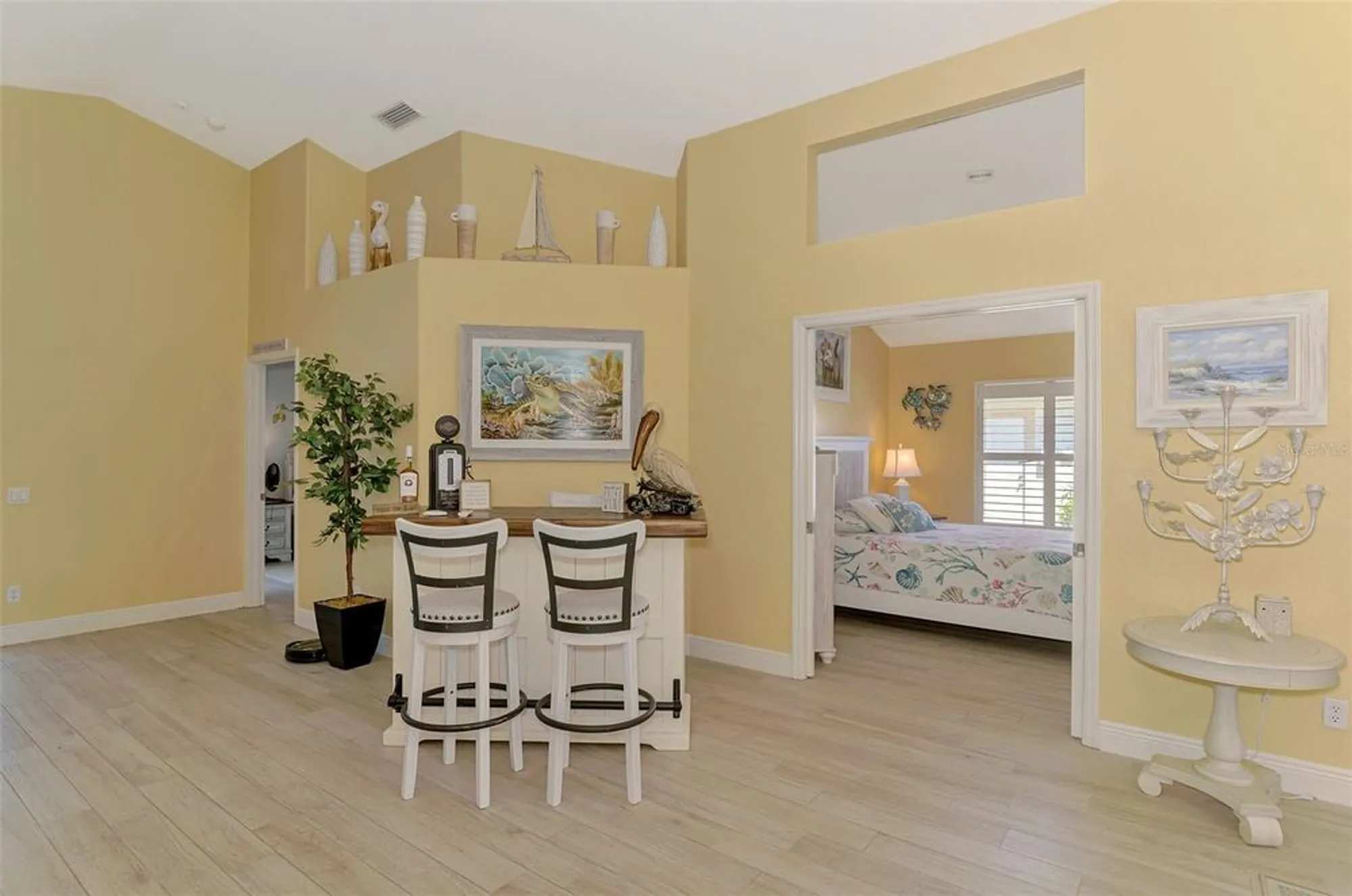 Property Slideshow image 10 of 55 | 320 bermuda ct 10, Venice, FL, 34293