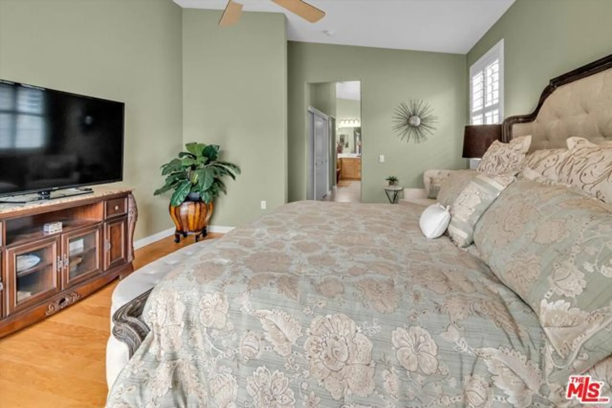 Property Slideshow image 16 of 39 | 180 kettle crk, Beaumont, CA, 92223