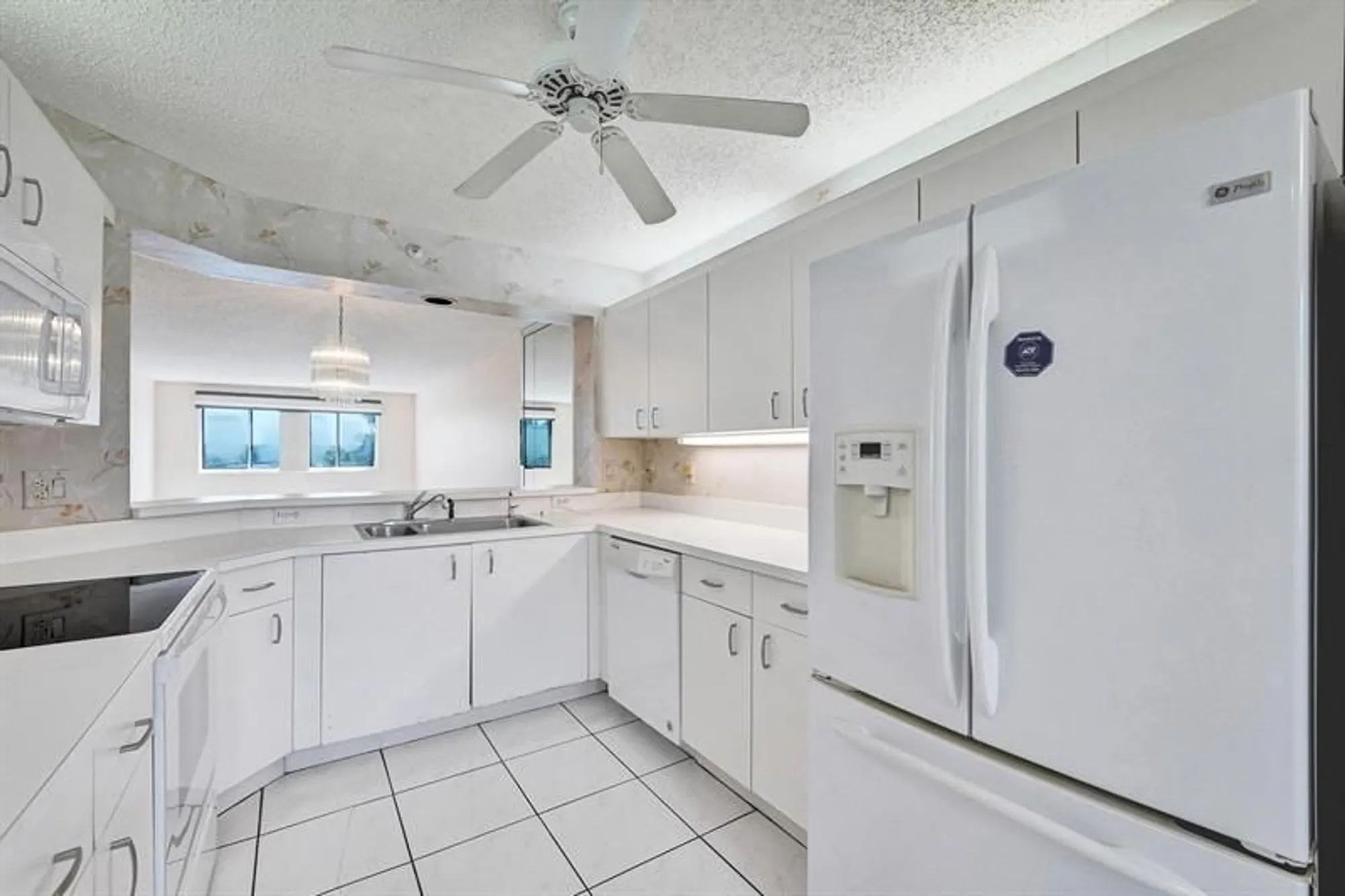 Property Slideshow image 10 of 61 | 9587 weldon cir apt b312, Fort Lauderdale, FL, 33321