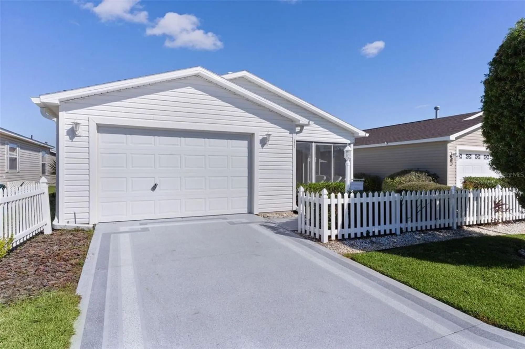 Property Slideshow image 30 of 35 | 3604 cambria cir, The Villages, FL, 32162