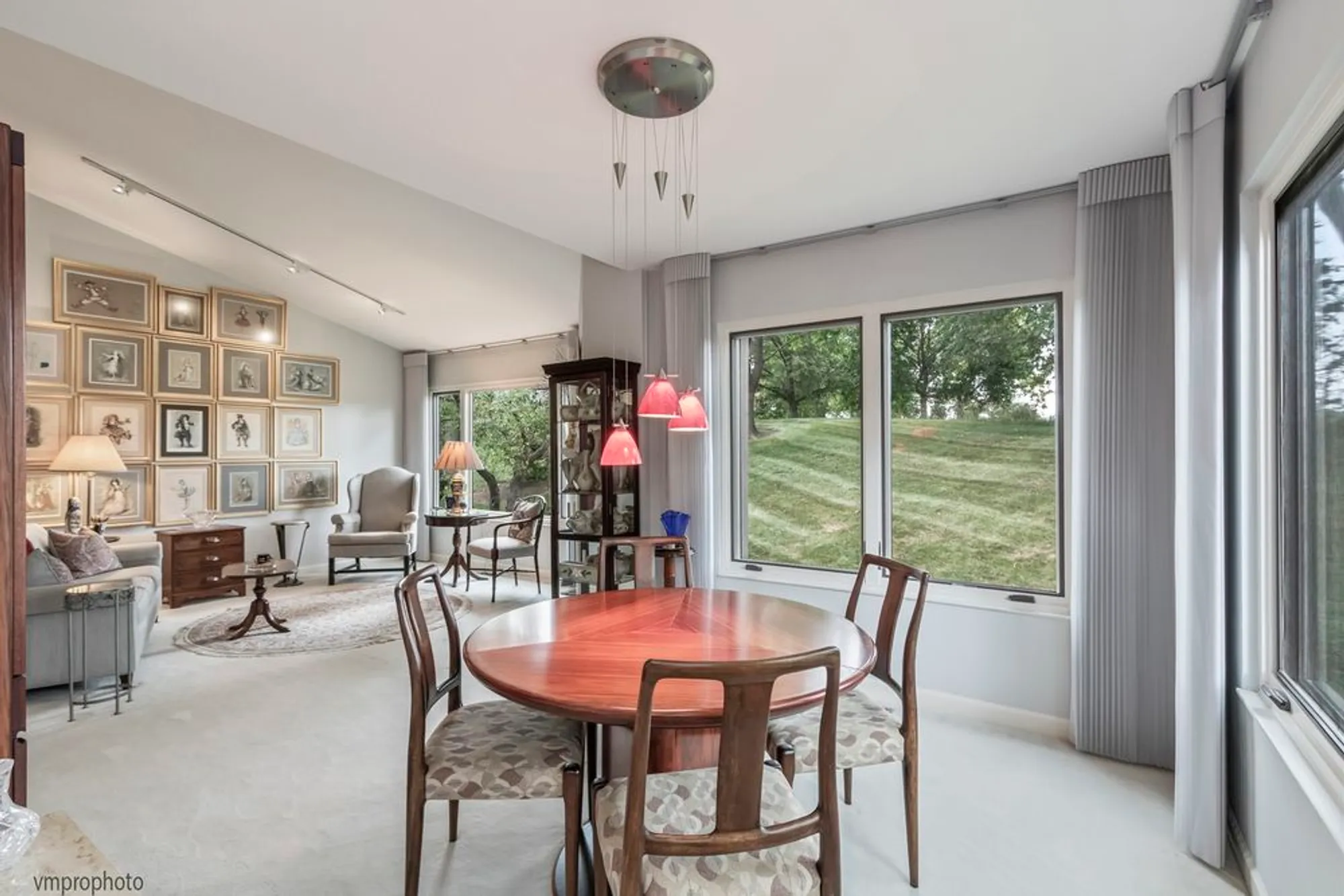 Property Slideshow image 11 of 37 | 68 thornhill ln, Lake Barrington, IL, 60010