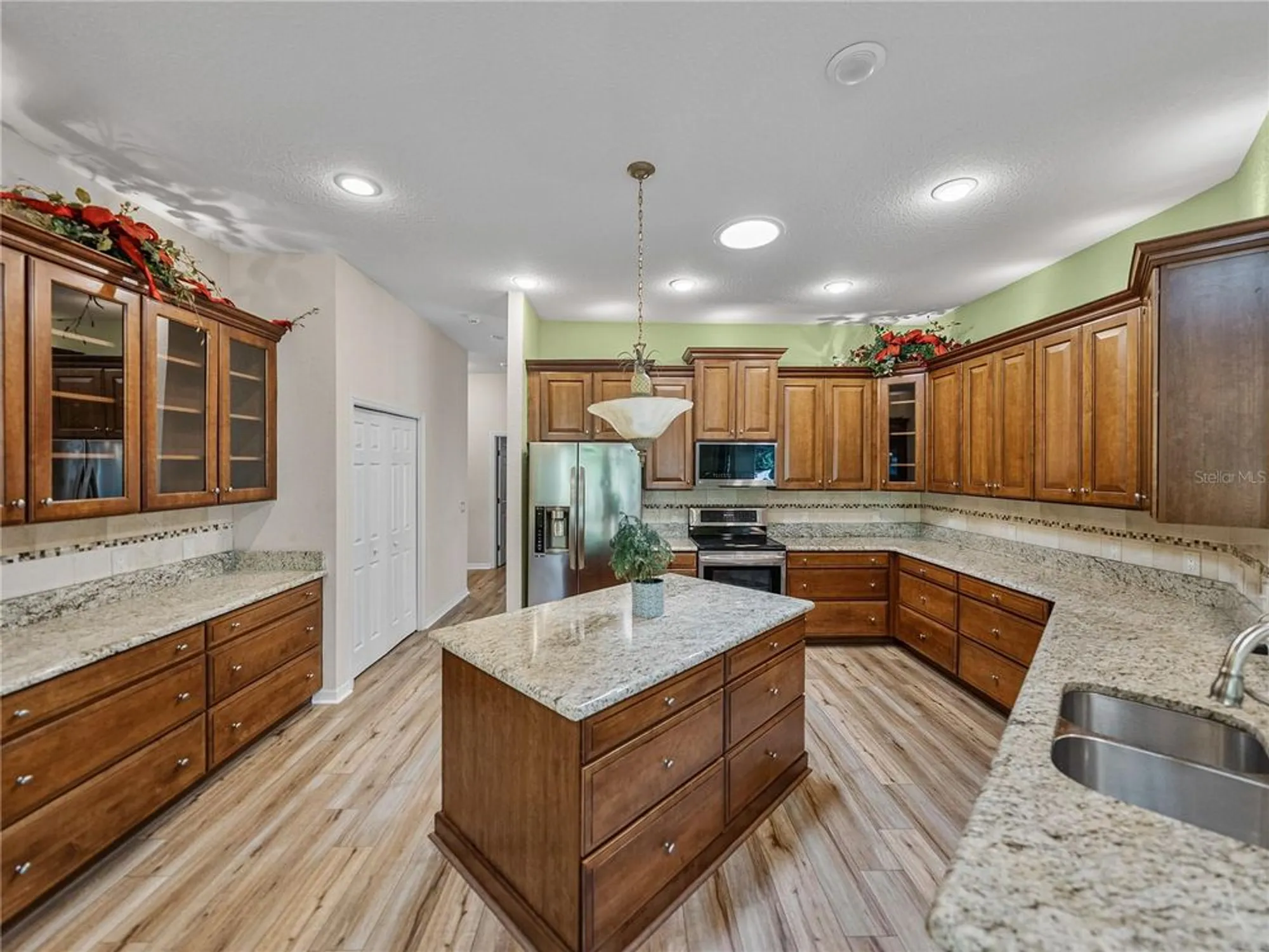 Property Slideshow image 17 of 94 | 4004 sable loop dr, Lake Wales, FL, 33859