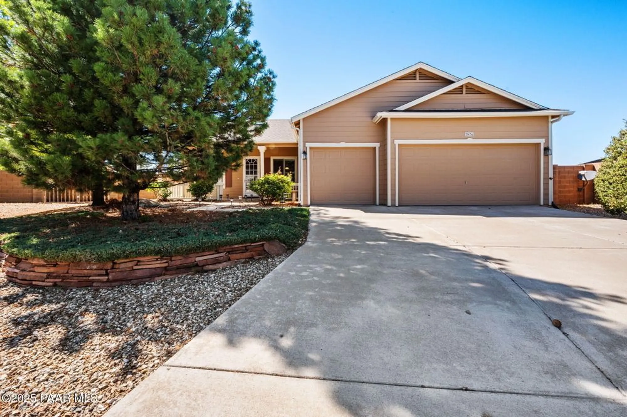 Property Slideshow image 4 of 43 | 7876 n siesta sunset ln, Prescott Valley, AZ, 86315