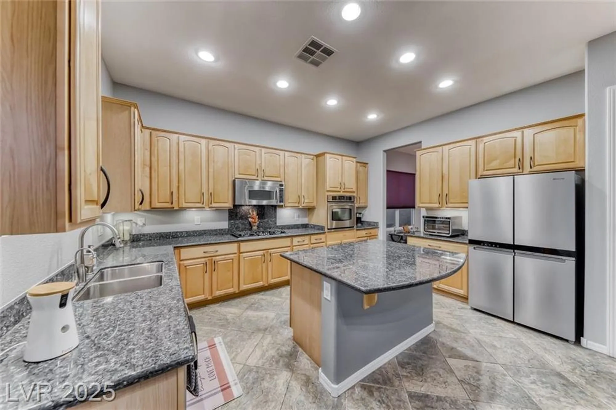 Property Slideshow image 23 of 67 | 2142 sandstone cliffs dr, Henderson, NV, 89044
