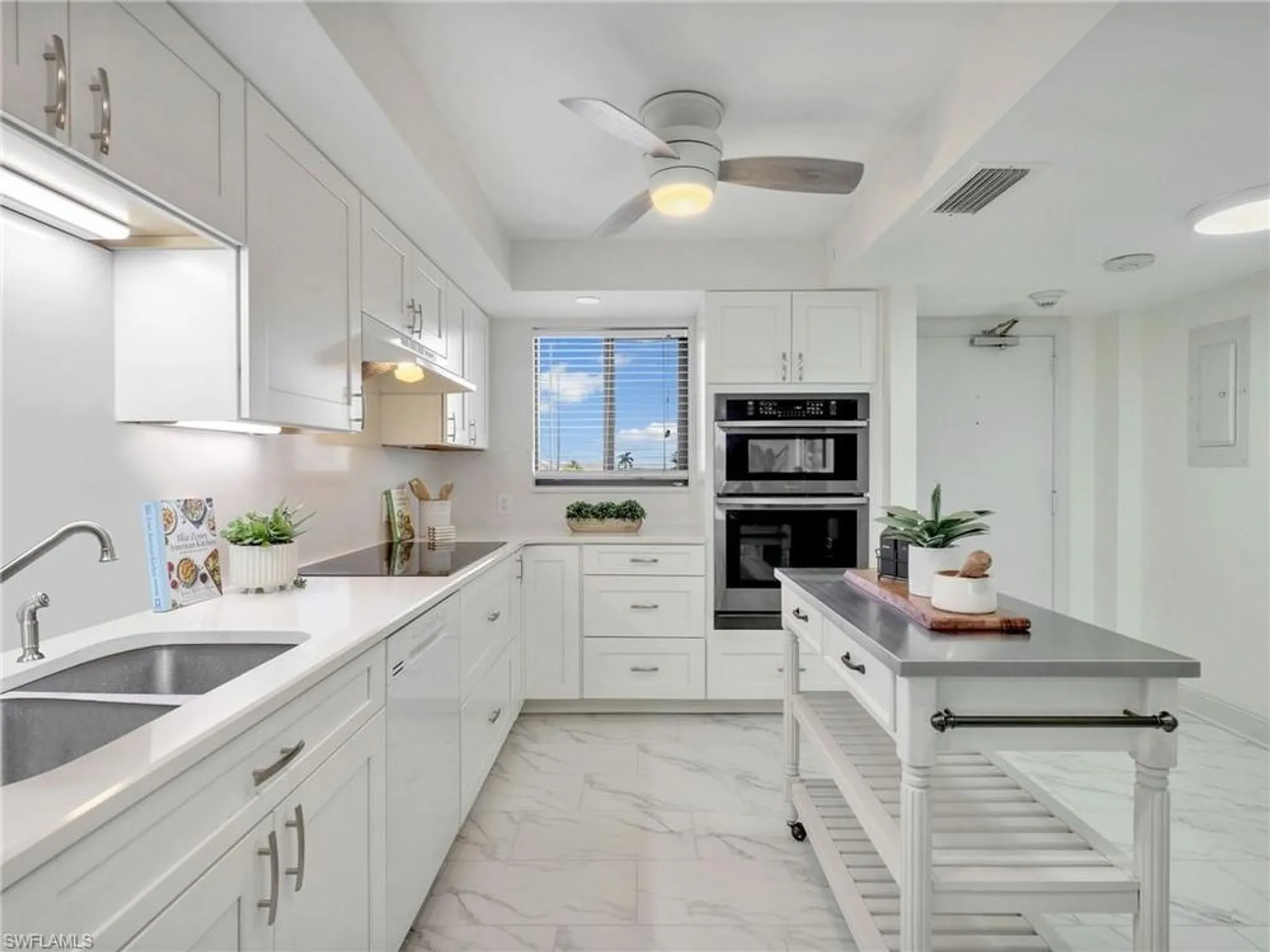 Property Slideshow image 12 of 33 | 4260 se 20th pl apt 402, Cape Coral, FL, 33904