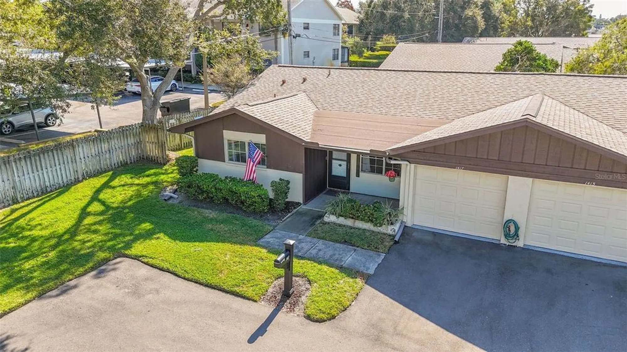 Property Slideshow image 2 of 37 | 1417 heather ridge blvd, Dunedin, FL, 34698