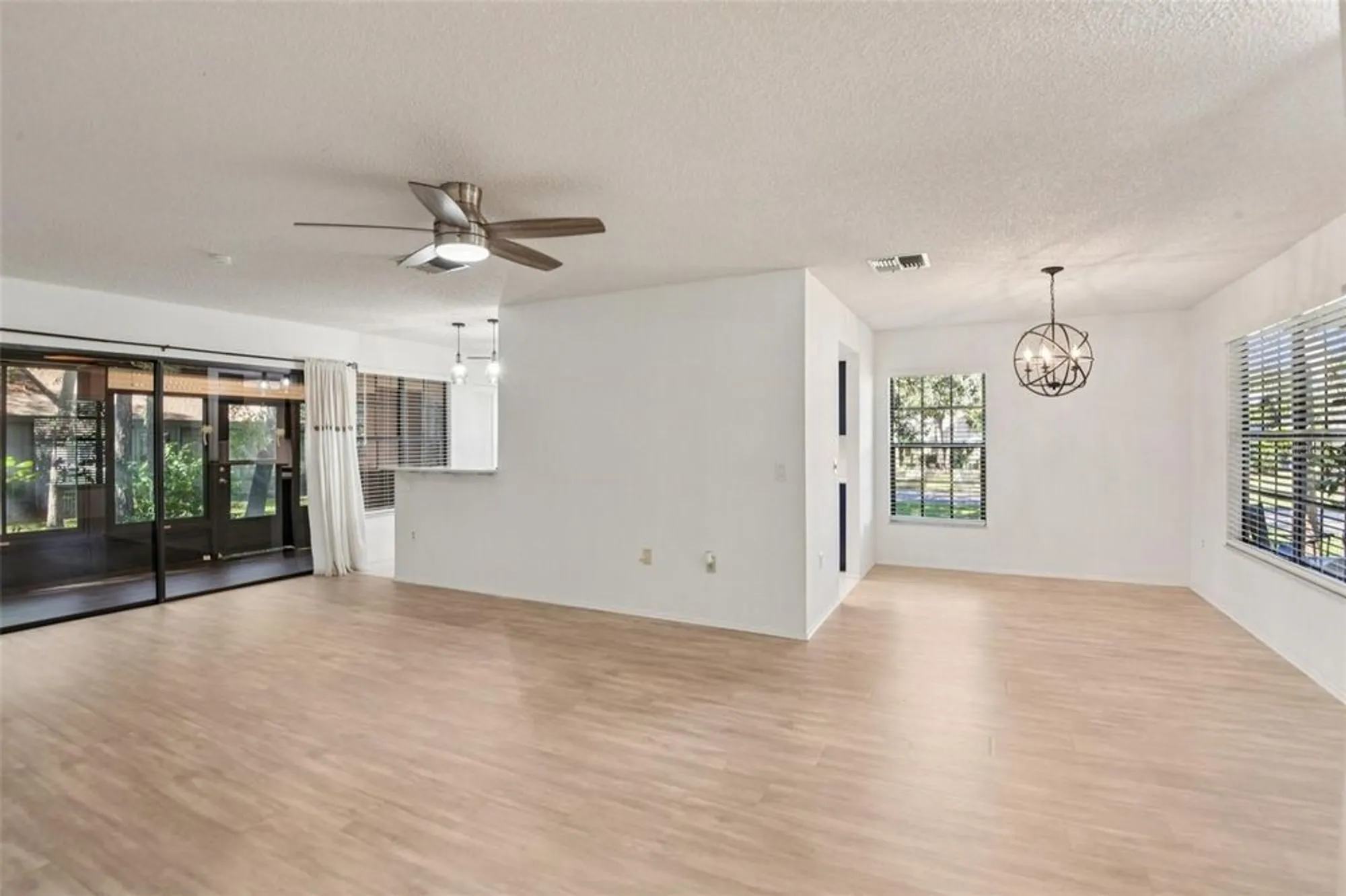 Property Slideshow image 8 of 31 | 2129 point o woods ct, Spring Hill, FL, 34606