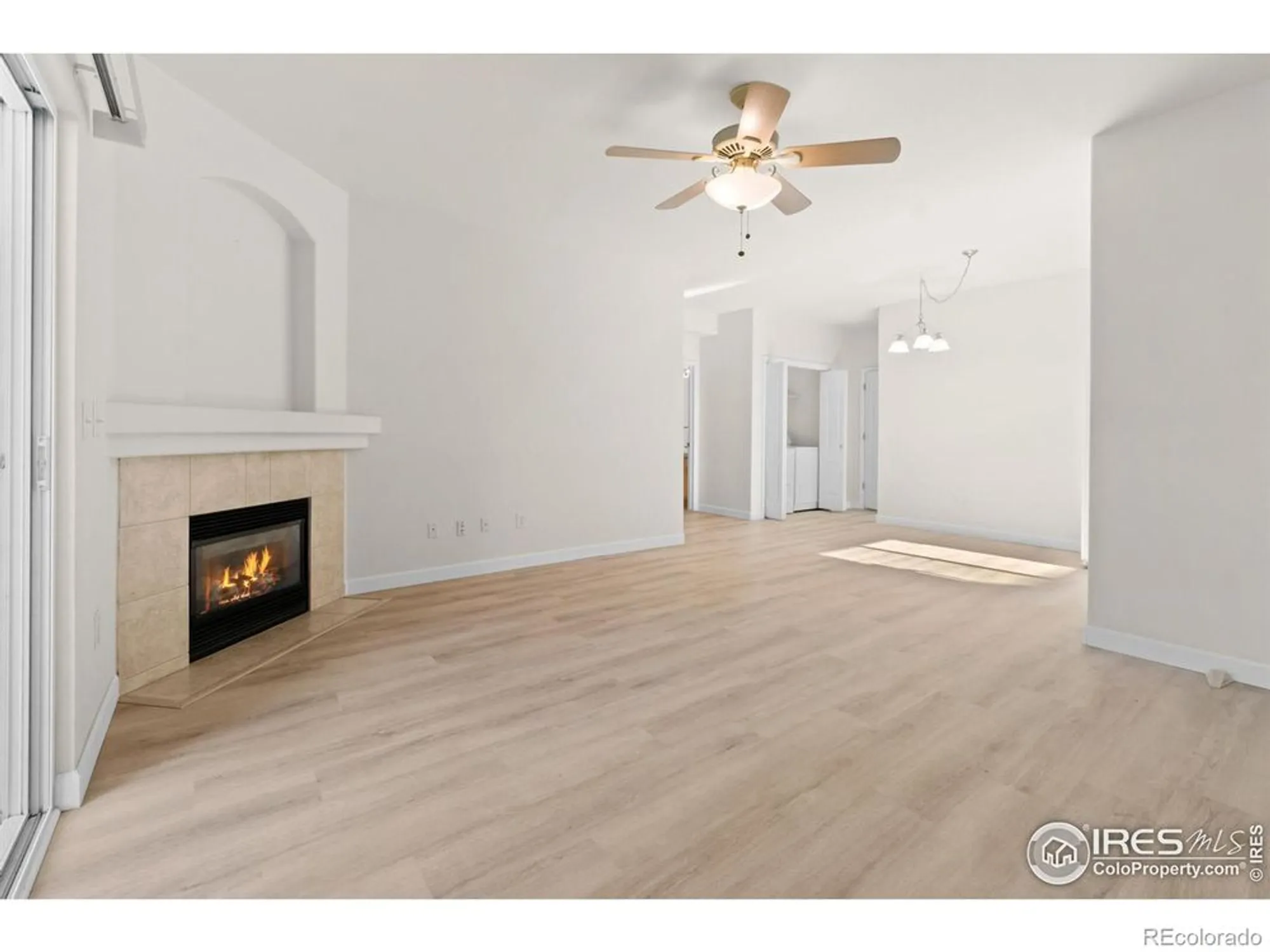 Property Slideshow image 3 of 36 | 4635 hahns peak dr 102, Loveland, CO, 80538