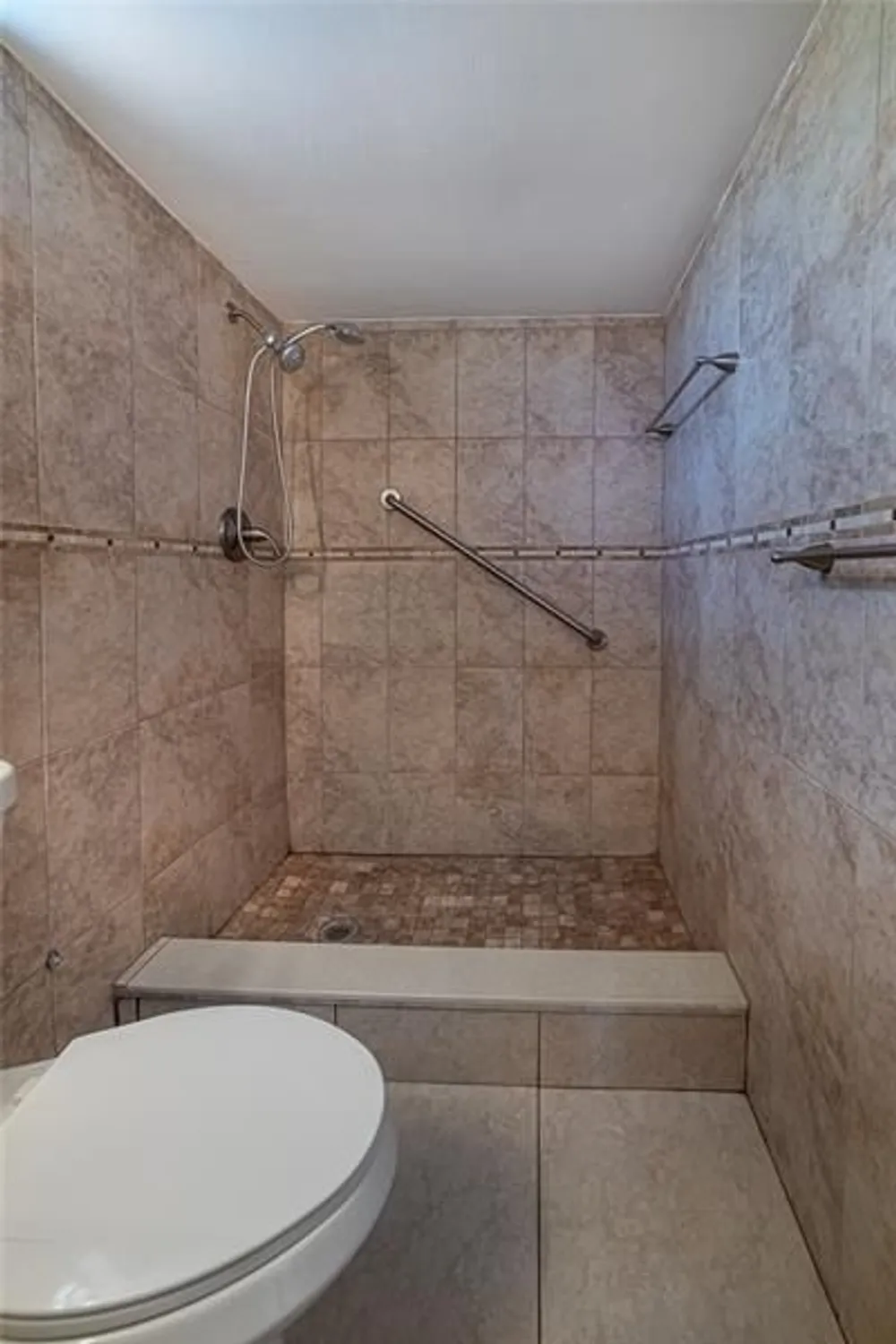 Property Slideshow image 9 of 35 | 2721 garden dr 310, Lake Worth, FL, 33461