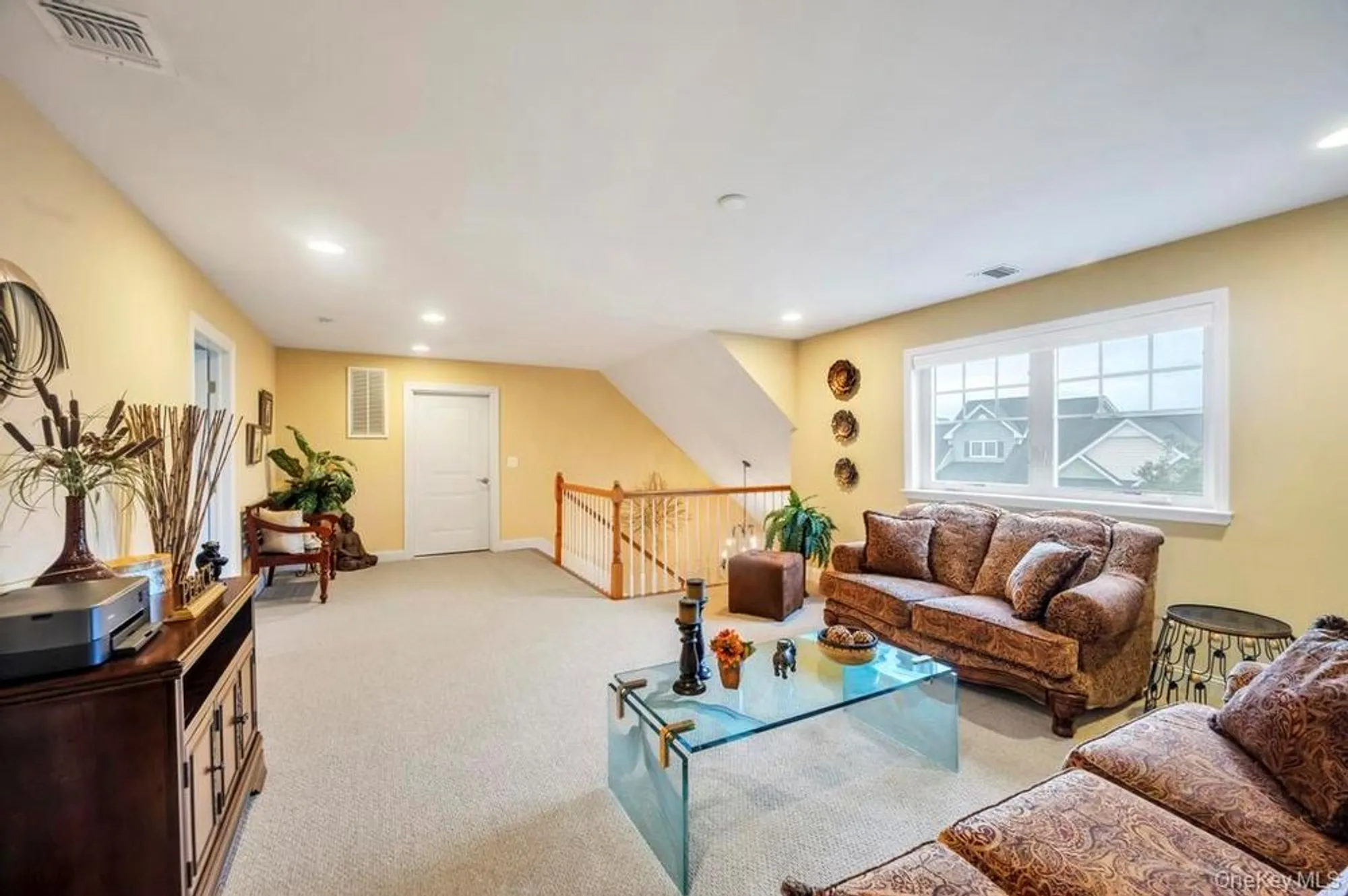 Property Slideshow image 35 of 42 | 4 haverton ct, Riverhead, NY, 11901