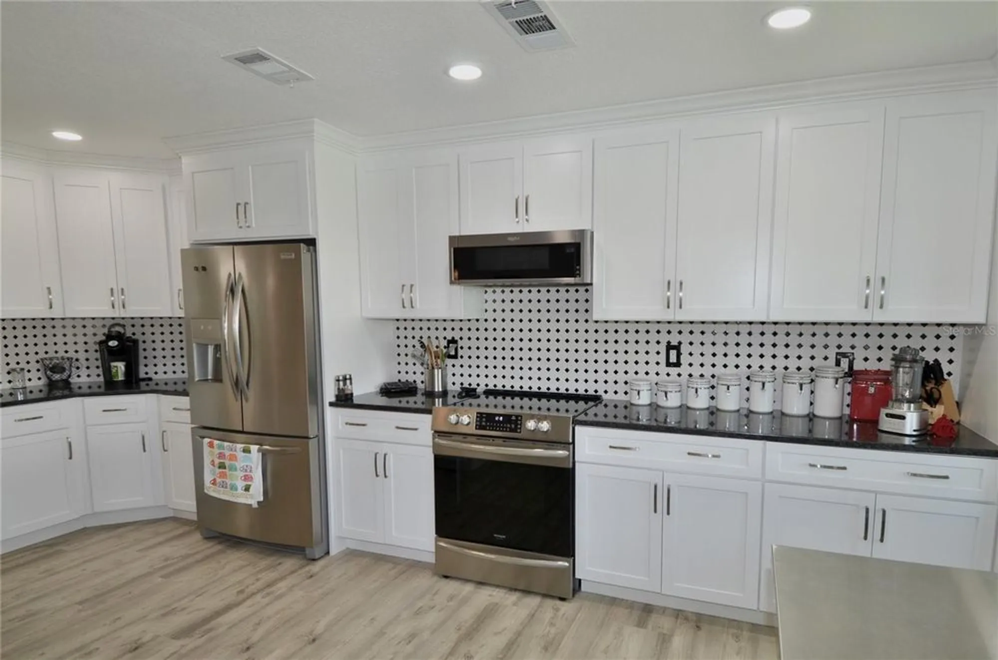 Property Slideshow image 5 of 77 | 611 paget dr, Venice, FL, 34293