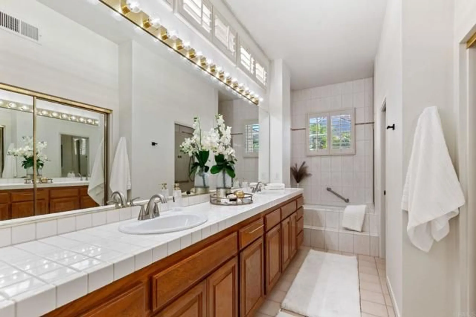 Property Slideshow image 20 of 36 | 1265 camino lorado, San Marcos, CA, 92078