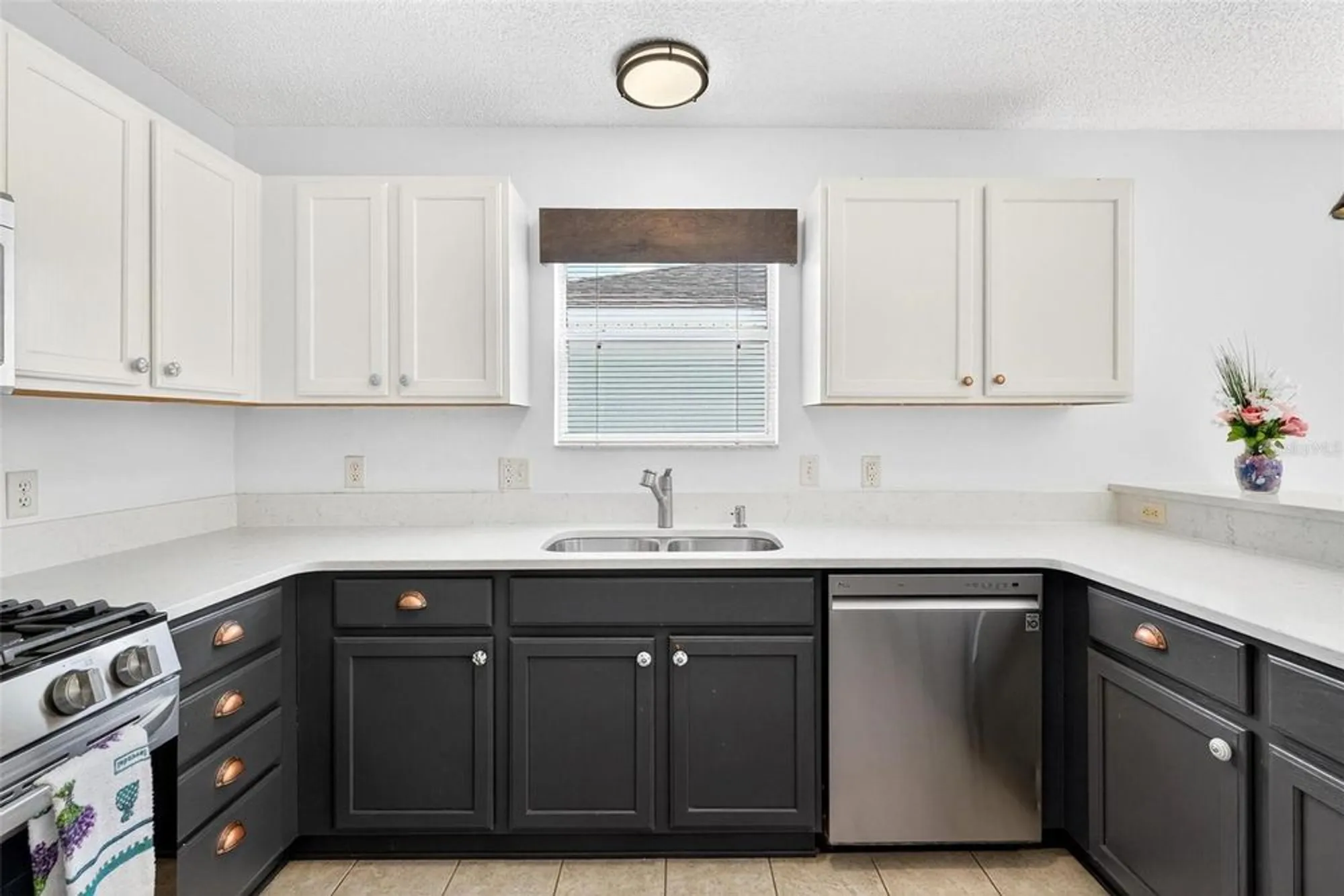 Property Slideshow image 13 of 57 | 2446 kenmore ln, The Villages, FL, 32162