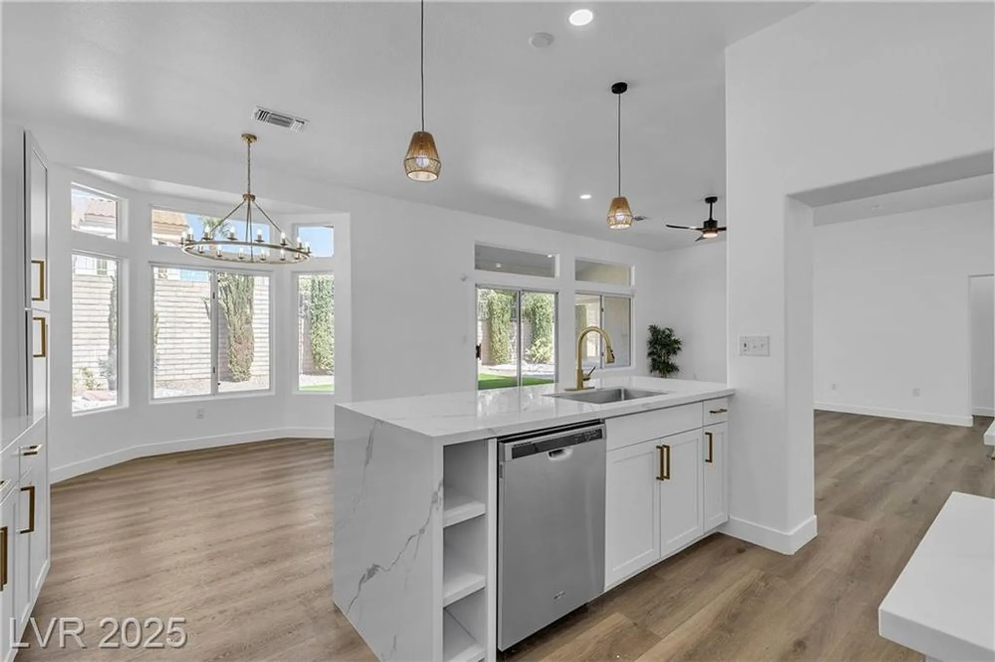 Property Slideshow image 14 of 51 | 10636 argents hill dr, Las Vegas, NV, 89134