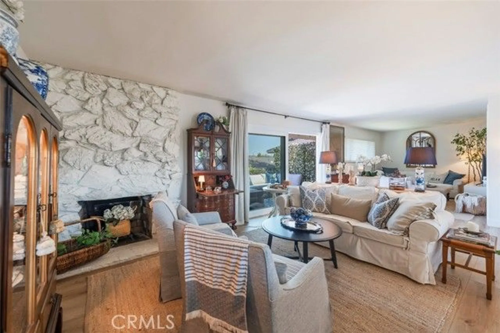 Property Slideshow image 9 of 38 | 23009 nadine cir b, Torrance, CA, 90505