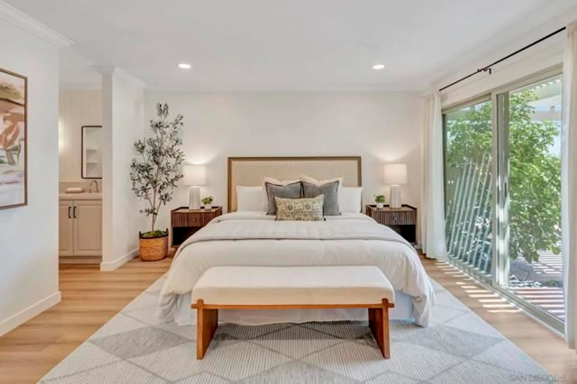 Property Slideshow image 22 of 49 | 12880 circulo dardo, San Diego, CA, 92128