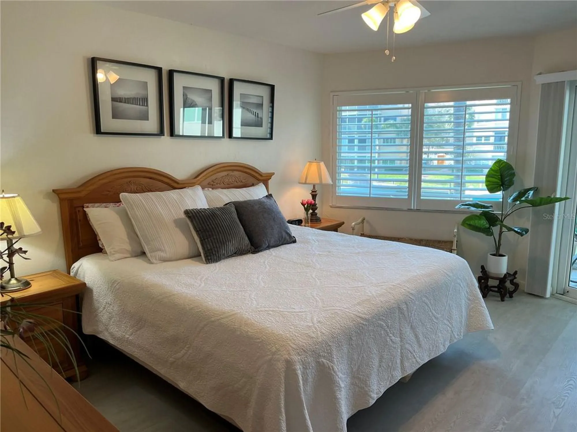 Property Slideshow image 23 of 32 | 1257 s portofino dr apt 208, Sarasota, FL, 34242