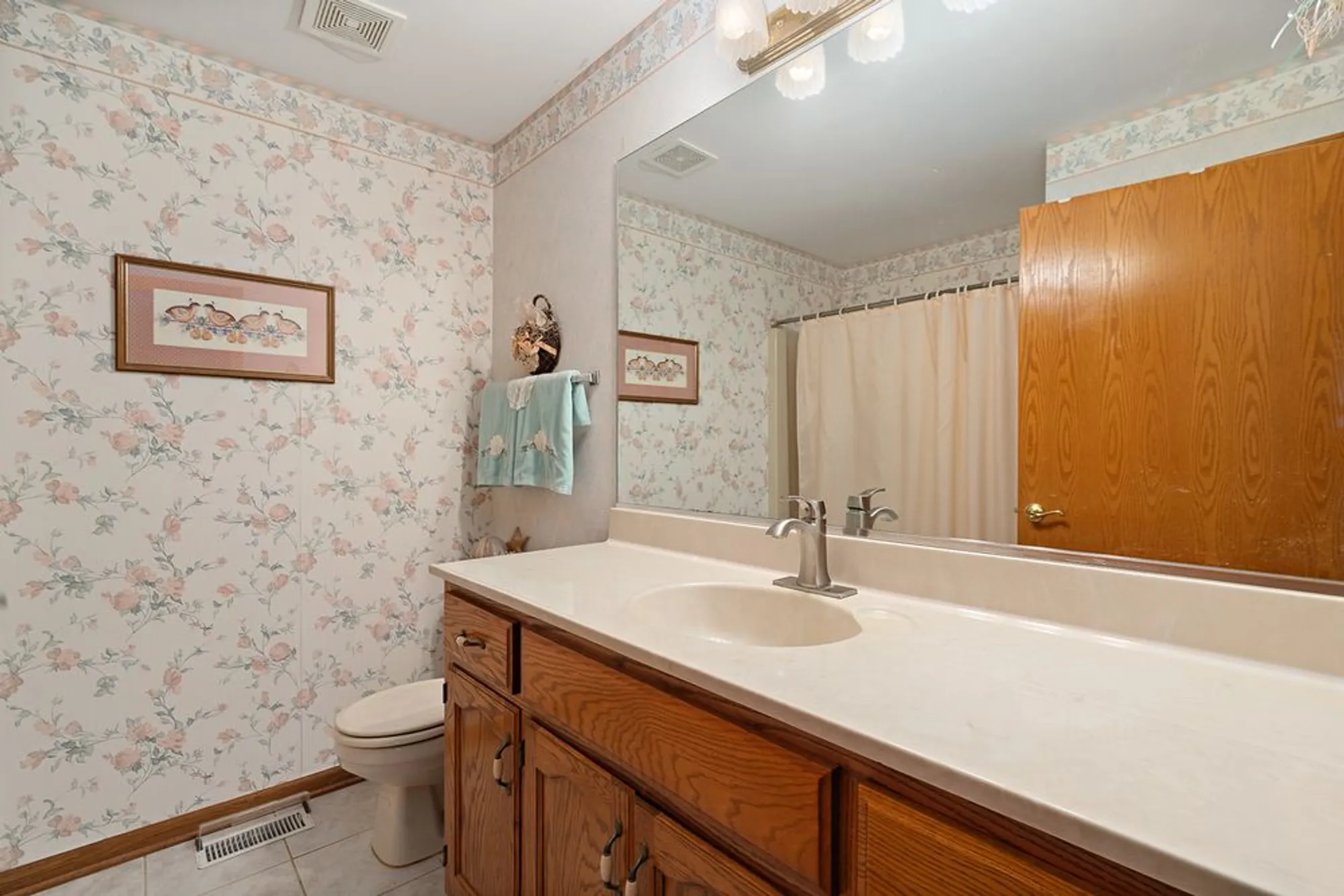 Property Slideshow image 18 of 33 | 18431 pine cone dr apt 1, Tinley Park, IL, 60477