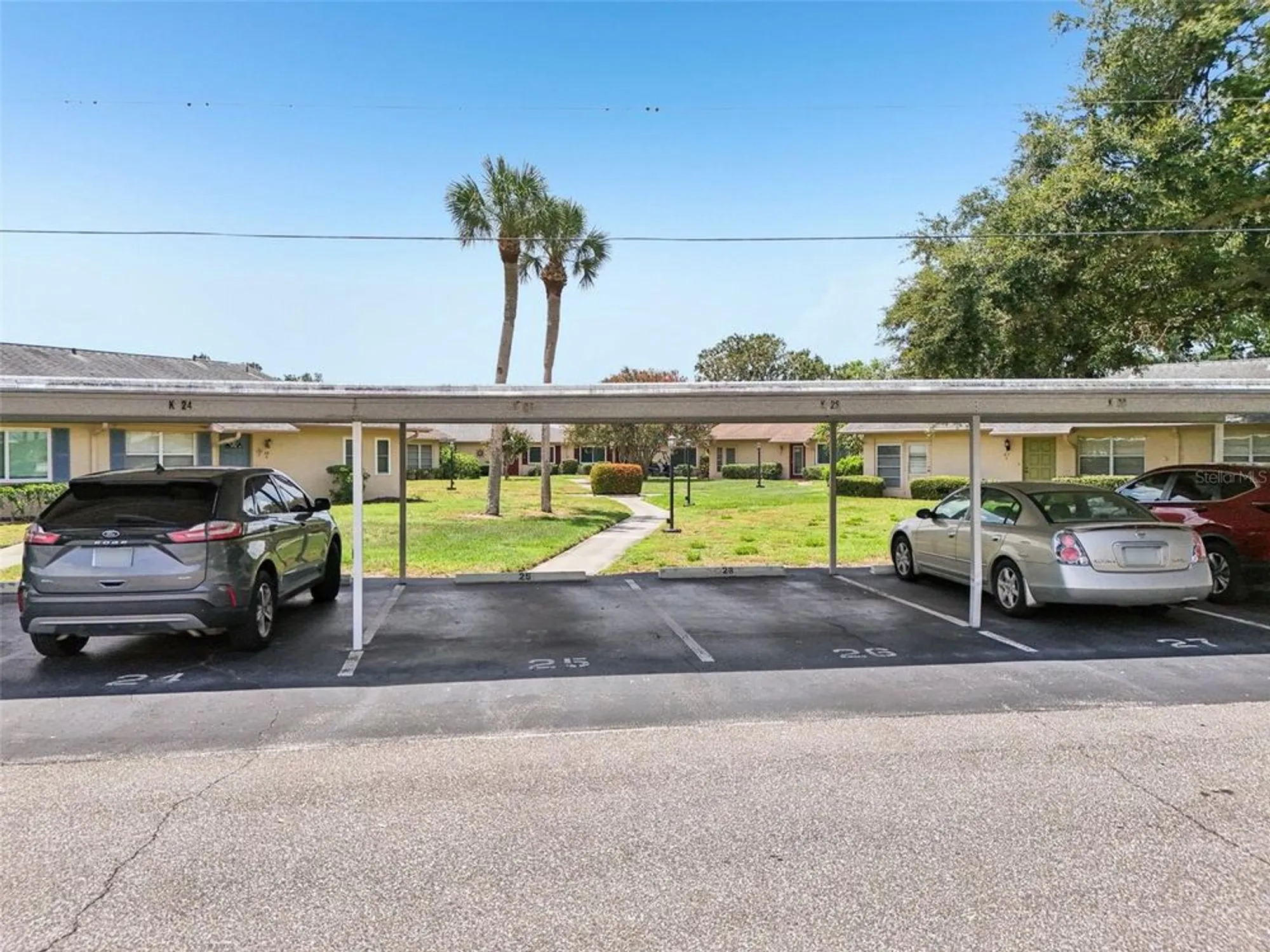 Property Slideshow image 38 of 59 | 1908 canterbury ln 25, Sun City Center, FL, 33573