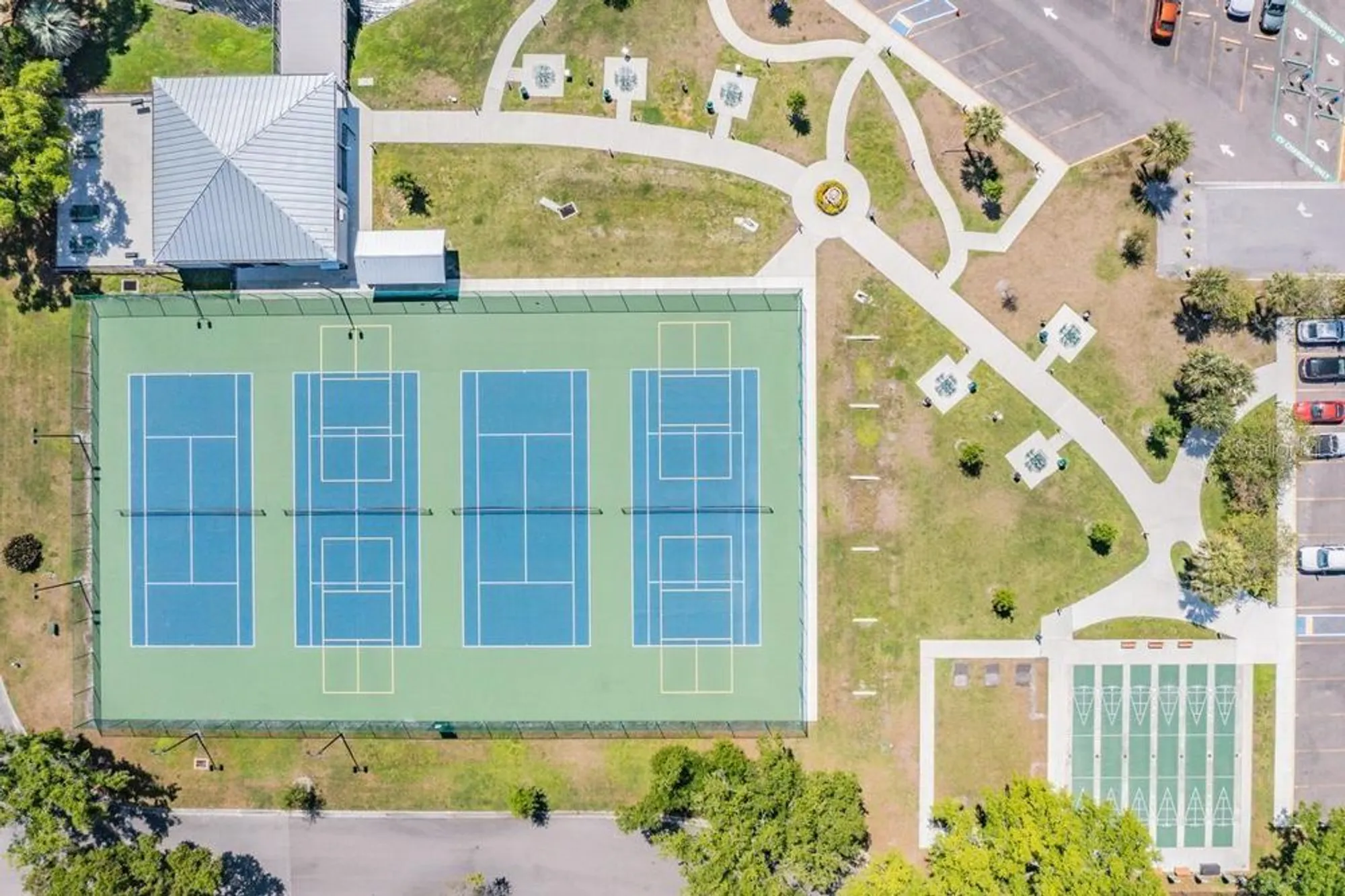 Property Slideshow image 30 of 46 | 2000 world parkway blvd apt 15, Clearwater, FL, 33763