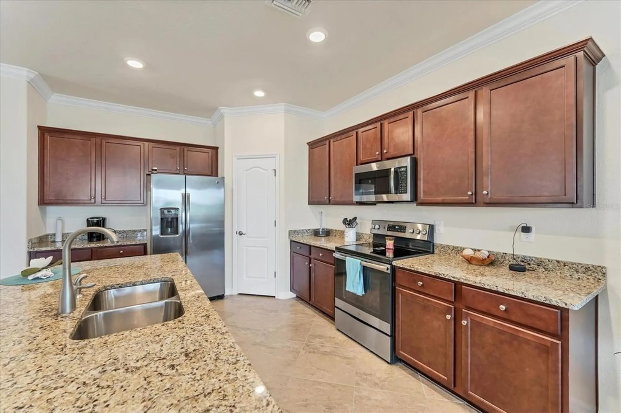Property Slideshow image 6 of 47 | 10072 cozy grove dr, Venice, FL, 34293